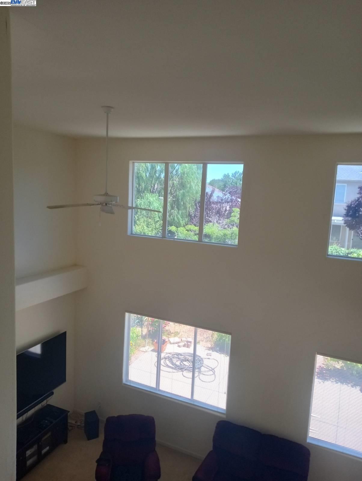 Detail Gallery Image 11 of 41 For 4035 Mount Day Ct, Antioch,  CA 94531 - 4 Beds | 2/1 Baths