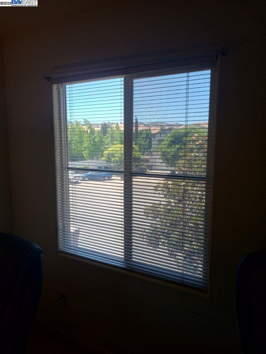 Detail Gallery Image 14 of 41 For 4035 Mount Day Ct, Antioch,  CA 94531 - 4 Beds | 2/1 Baths
