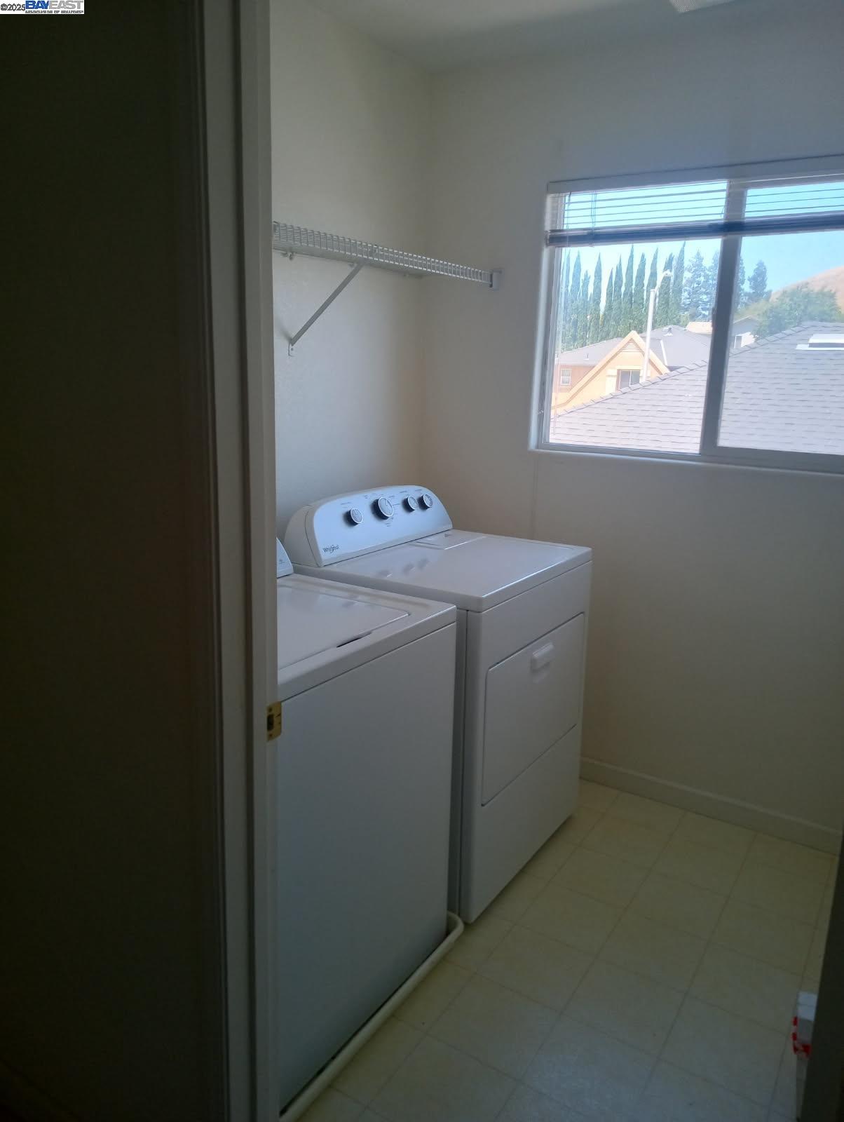 Detail Gallery Image 18 of 41 For 4035 Mount Day Ct, Antioch,  CA 94531 - 4 Beds | 2/1 Baths
