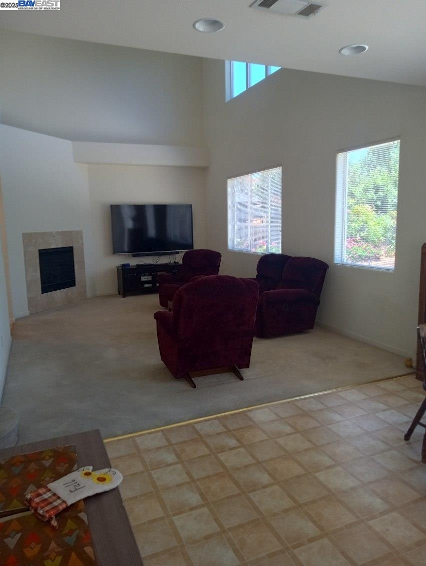 Detail Gallery Image 3 of 41 For 4035 Mount Day Ct, Antioch,  CA 94531 - 4 Beds | 2/1 Baths