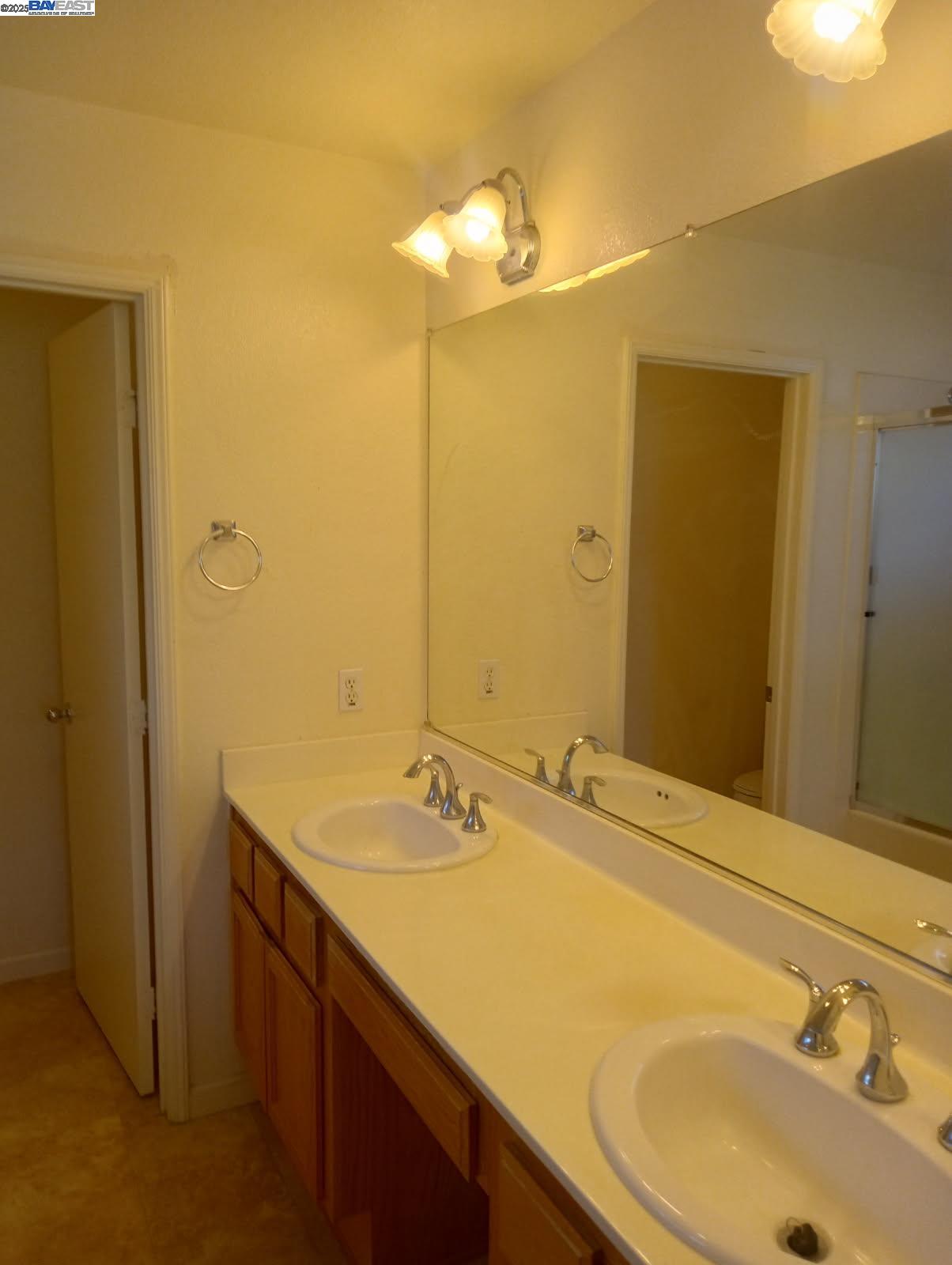 Detail Gallery Image 21 of 41 For 4035 Mount Day Ct, Antioch,  CA 94531 - 4 Beds | 2/1 Baths