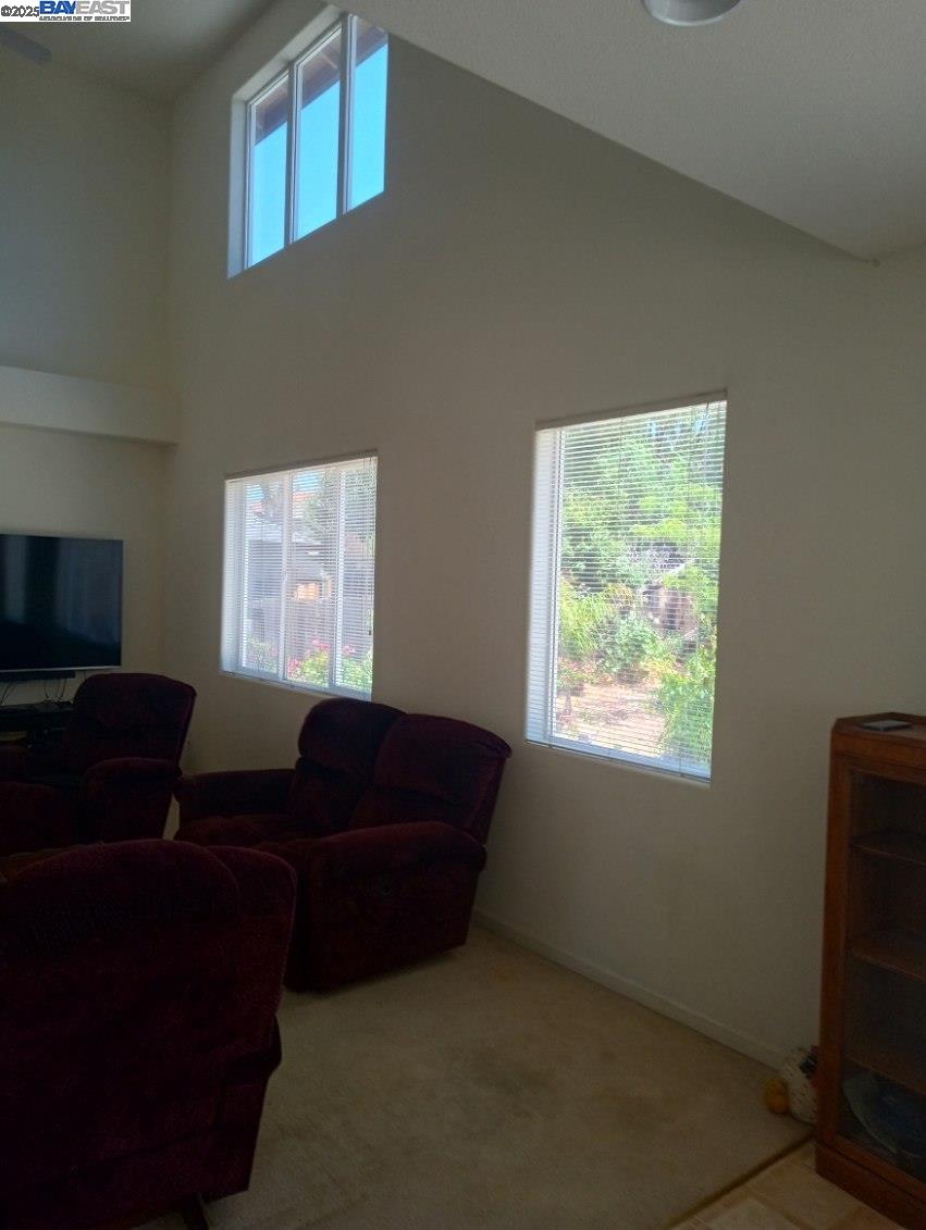Detail Gallery Image 6 of 41 For 4035 Mount Day Ct, Antioch,  CA 94531 - 4 Beds | 2/1 Baths
