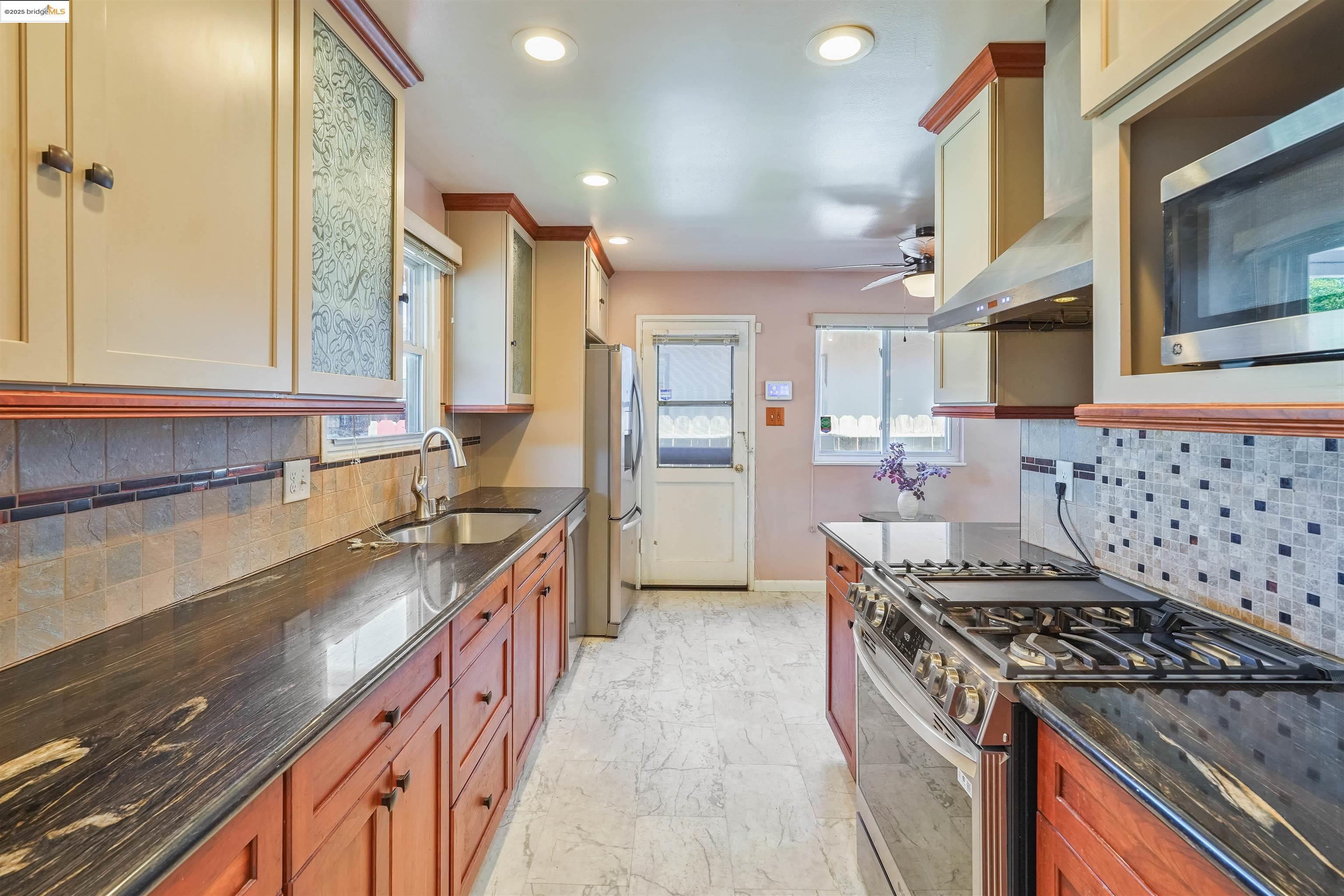 Detail Gallery Image 21 of 53 For 836 Stella St, Vallejo,  CA 94589 - 3 Beds | 2 Baths