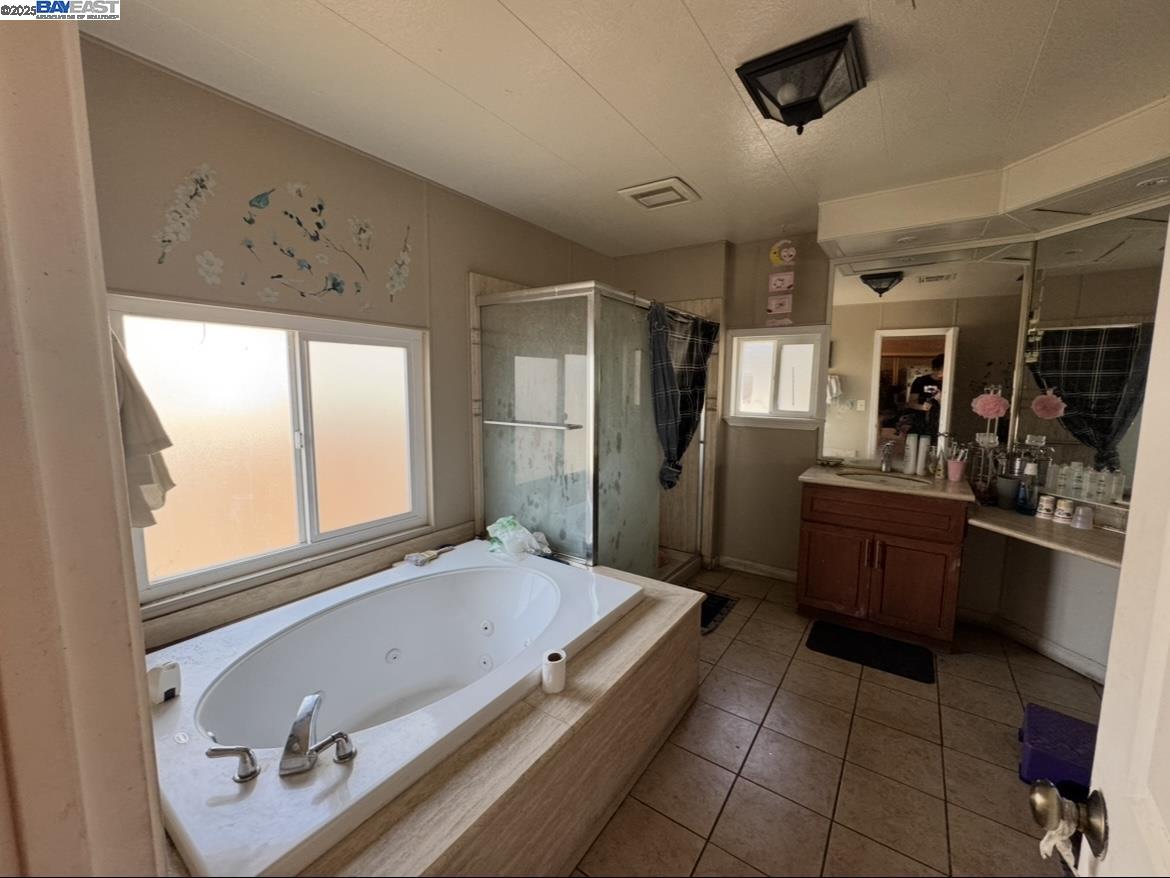 Detail Gallery Image 11 of 17 For 200 Ford Rd #236,  San Jose,  CA 95138 - 4 Beds | 2 Baths