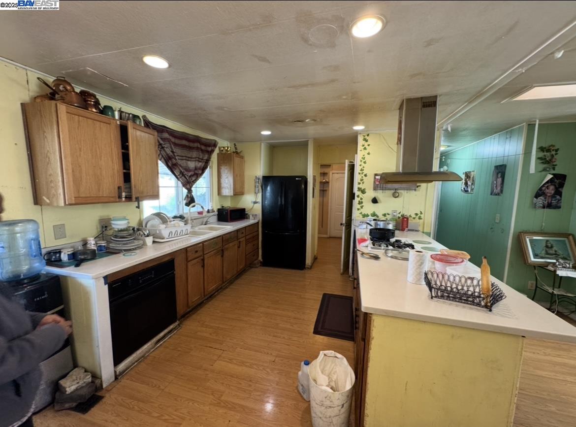 Detail Gallery Image 6 of 17 For 200 Ford Rd #236,  San Jose,  CA 95138 - 4 Beds | 2 Baths