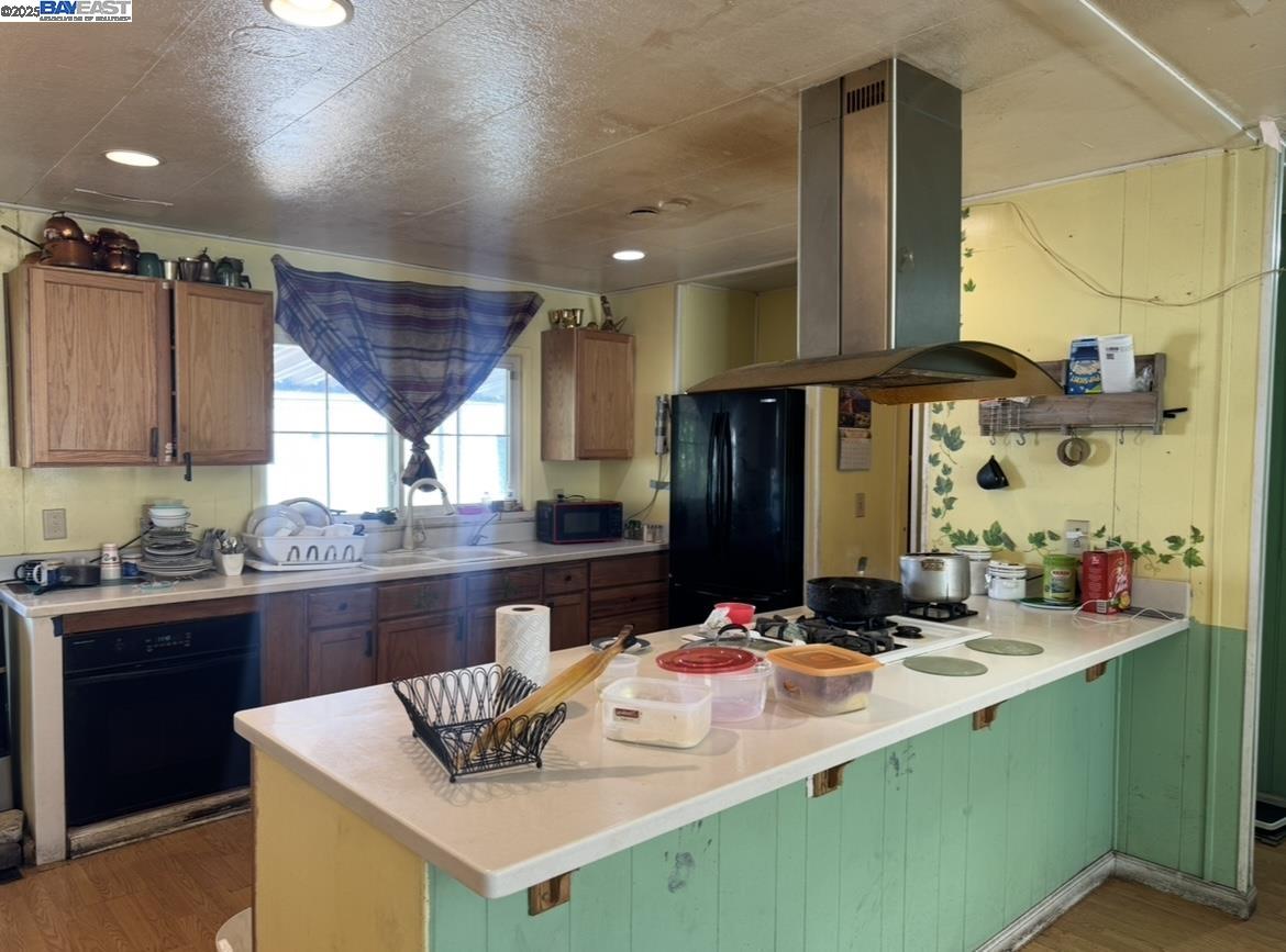 Detail Gallery Image 7 of 17 For 200 Ford Rd #236,  San Jose,  CA 95138 - 4 Beds | 2 Baths