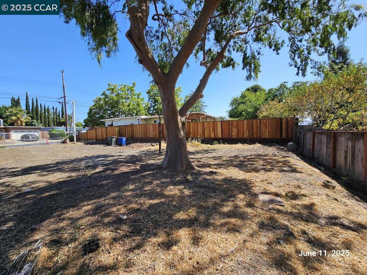 Detail Gallery Image 2 of 5 For 2867 Gillet Ave, Concord,  CA 94520 - – Beds | – Baths