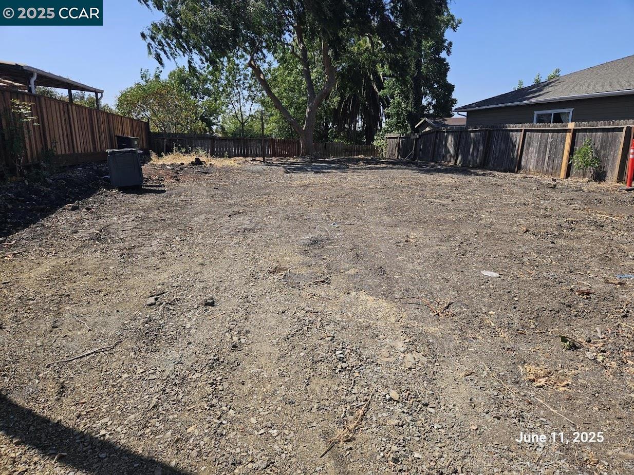 Detail Gallery Image 4 of 5 For 2867 Gillet Ave, Concord,  CA 94520 - – Beds | – Baths