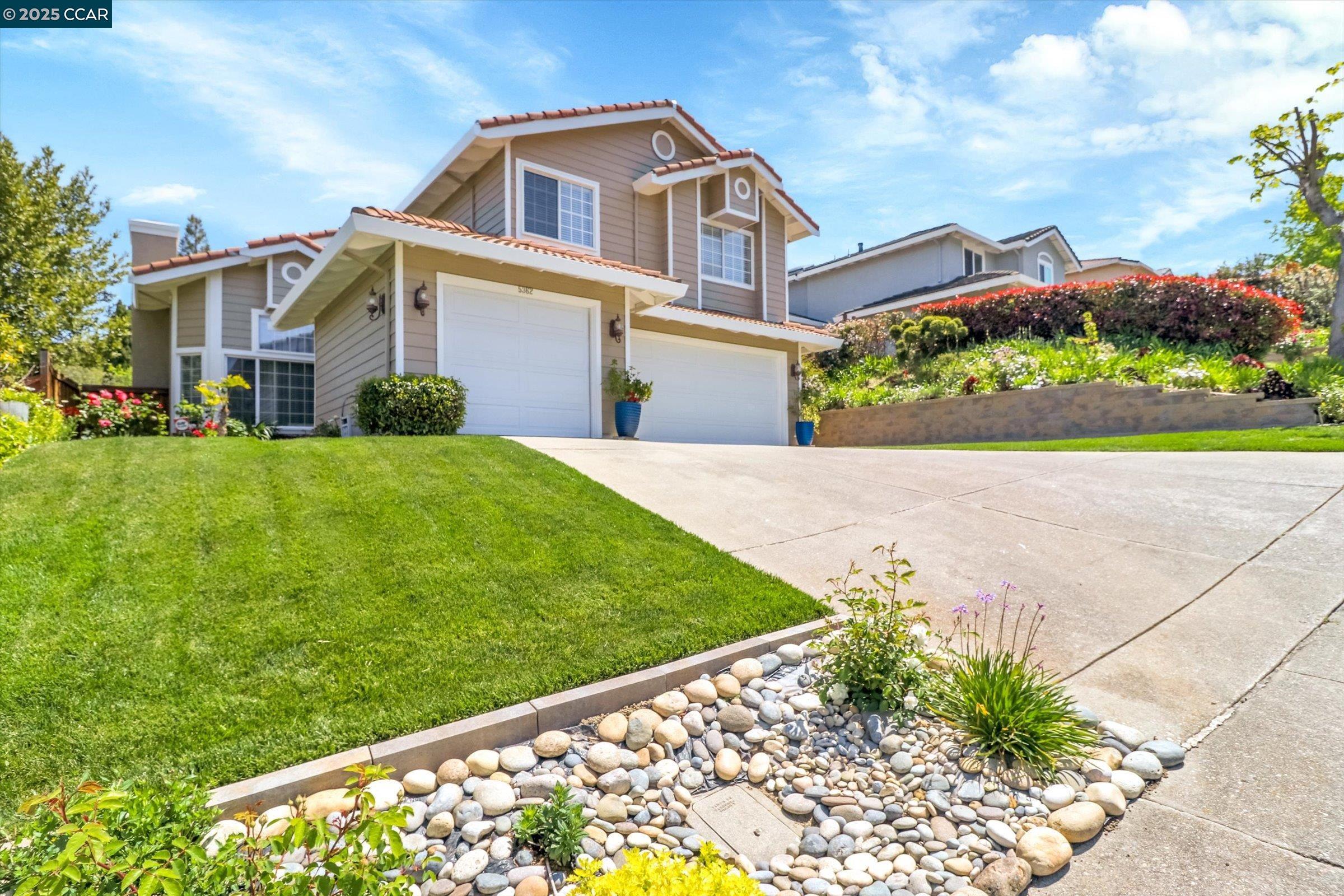 Detail Gallery Image 1 of 23 For 5362 Saddleback Ct, Richmond,  CA 94803 - 4 Beds | 3 Baths