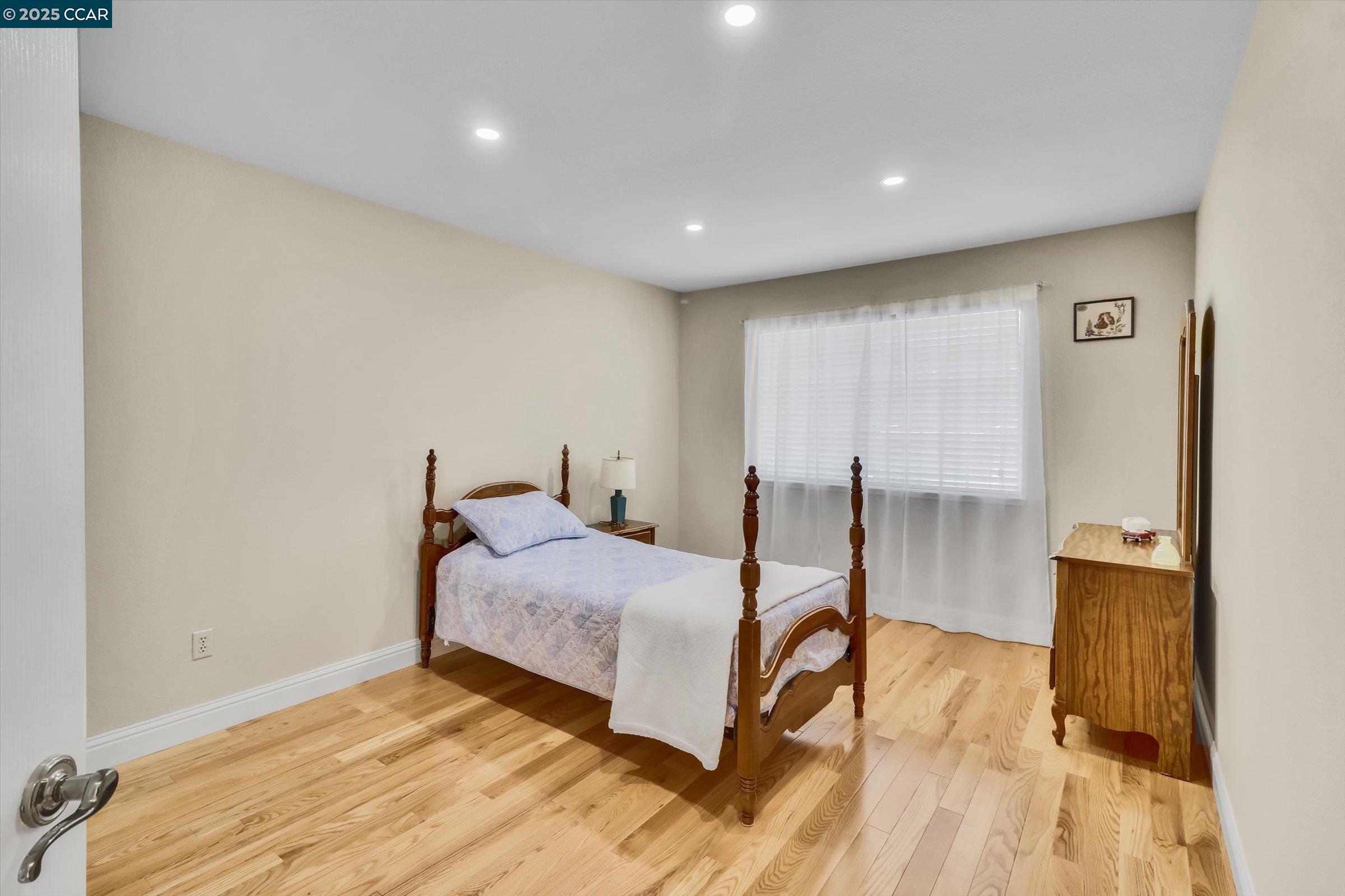 Detail Gallery Image 13 of 23 For 5362 Saddleback Ct, Richmond,  CA 94803 - 4 Beds | 3 Baths