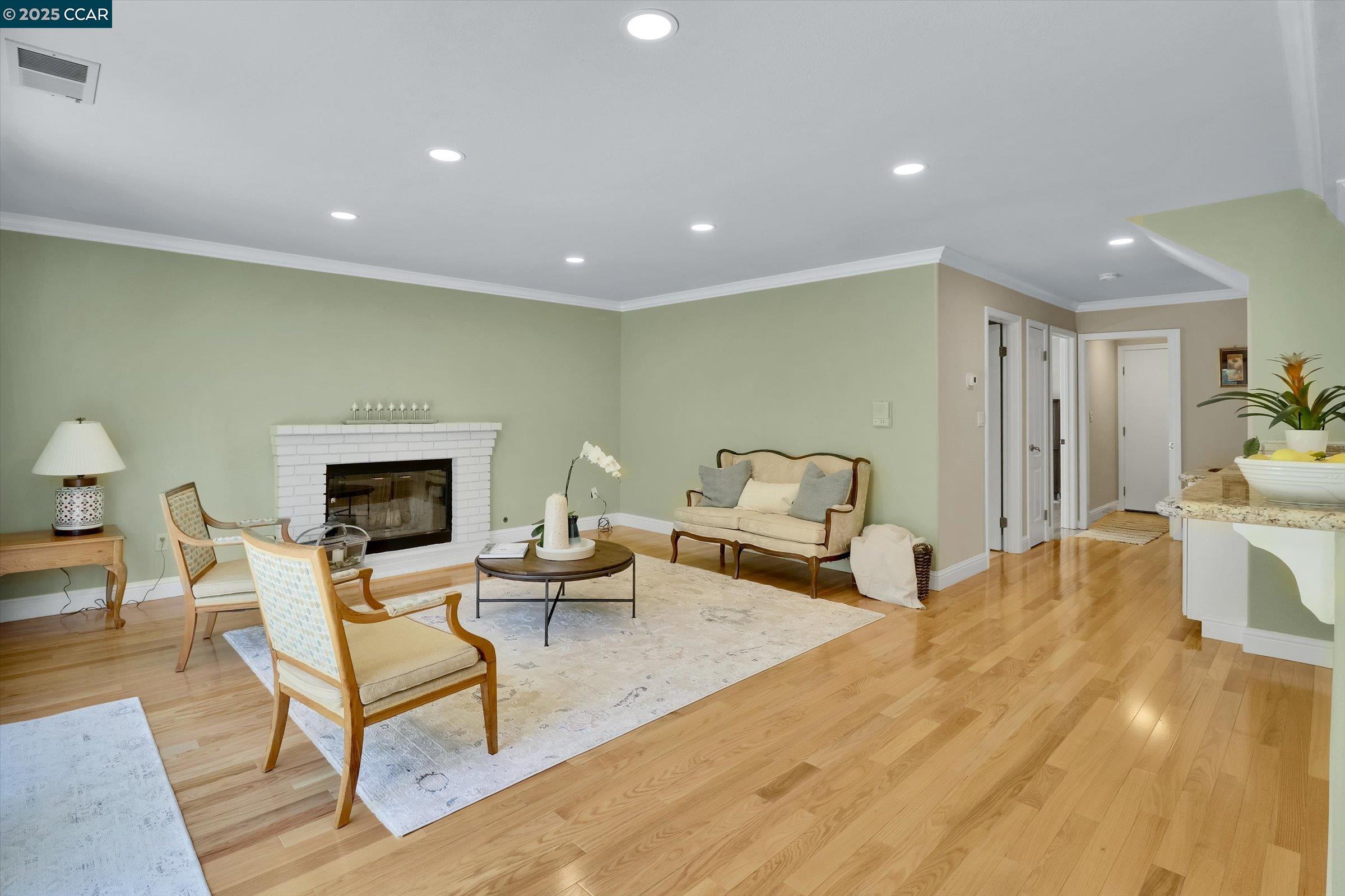 Detail Gallery Image 6 of 23 For 5362 Saddleback Ct, Richmond,  CA 94803 - 4 Beds | 3 Baths