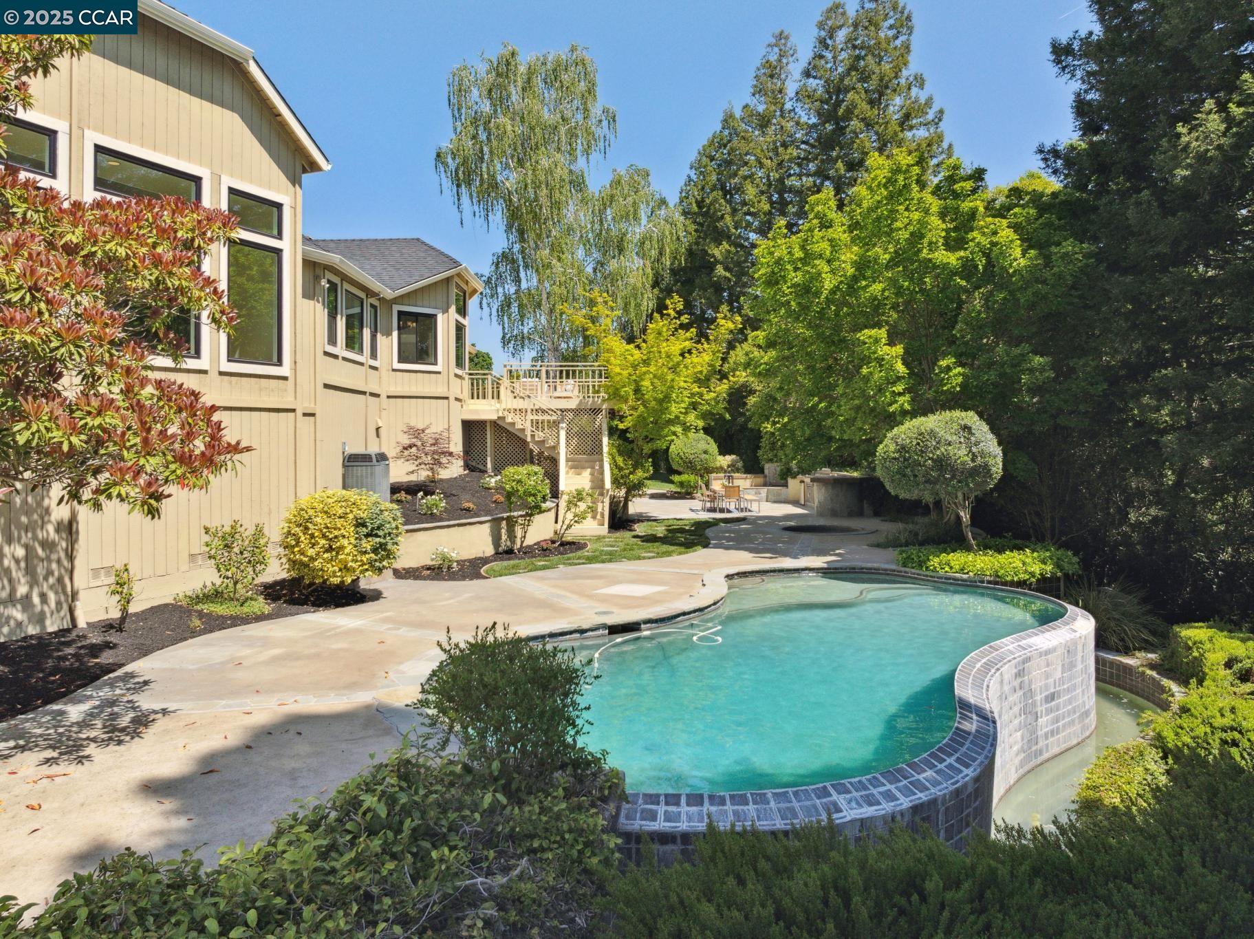 Detail Gallery Image 4 of 58 For 22 Ranger Ct, Alamo,  CA 94507 - 4 Beds | 4 Baths
