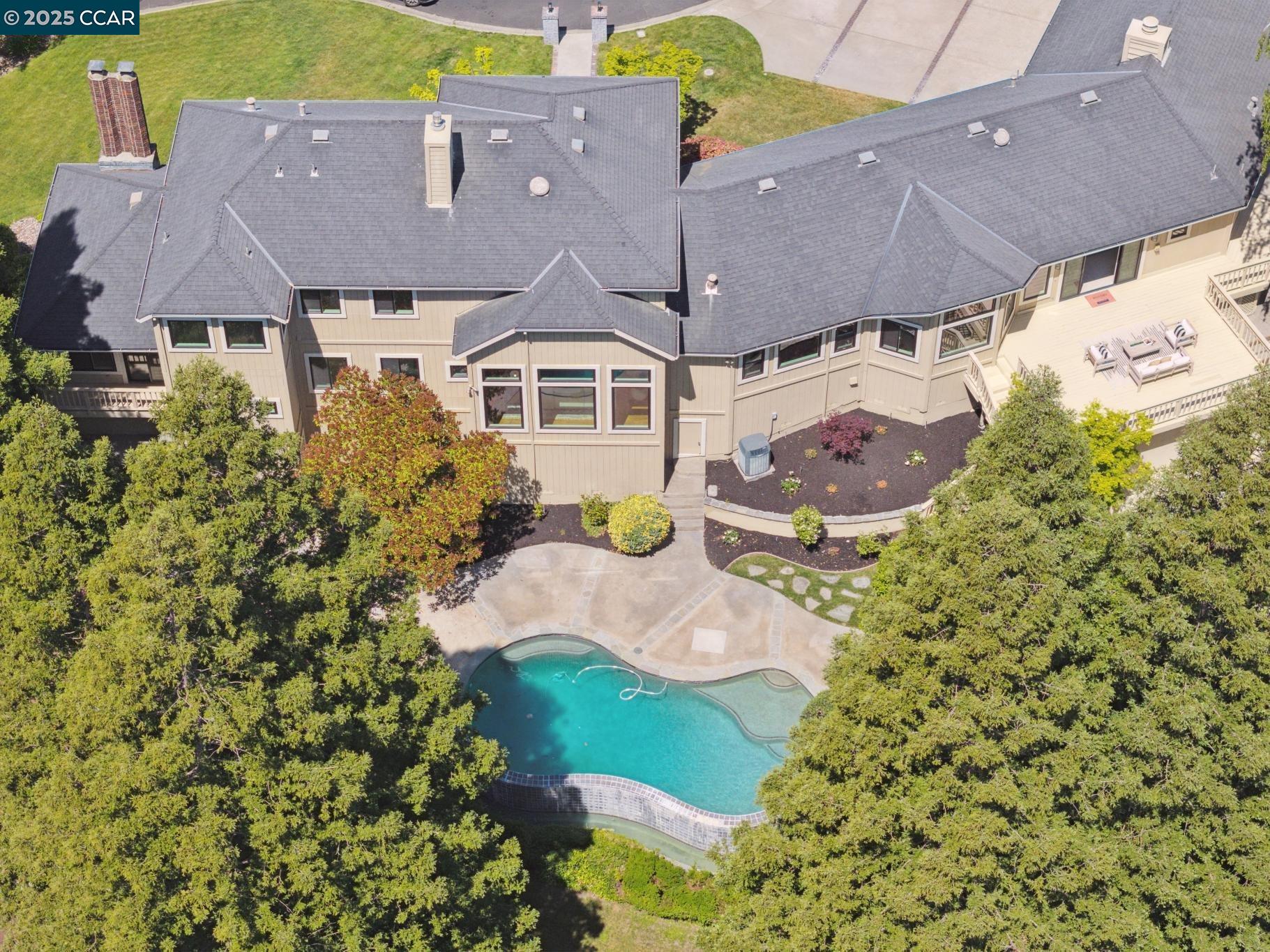 Detail Gallery Image 5 of 58 For 22 Ranger Ct, Alamo,  CA 94507 - 4 Beds | 4 Baths