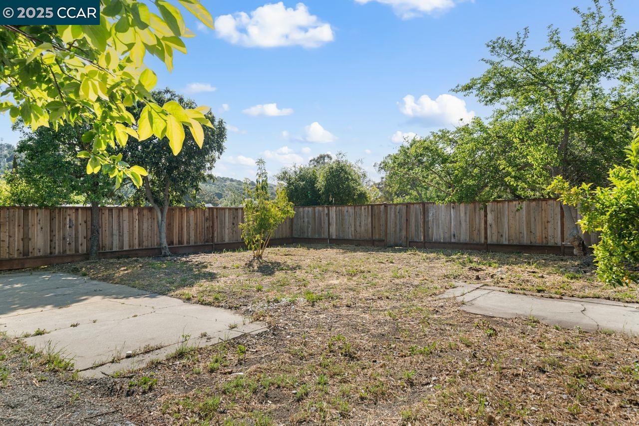 property-img
