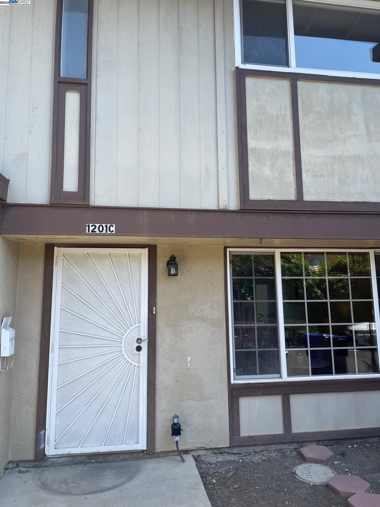 MLS: 41096153 Condo For Sale