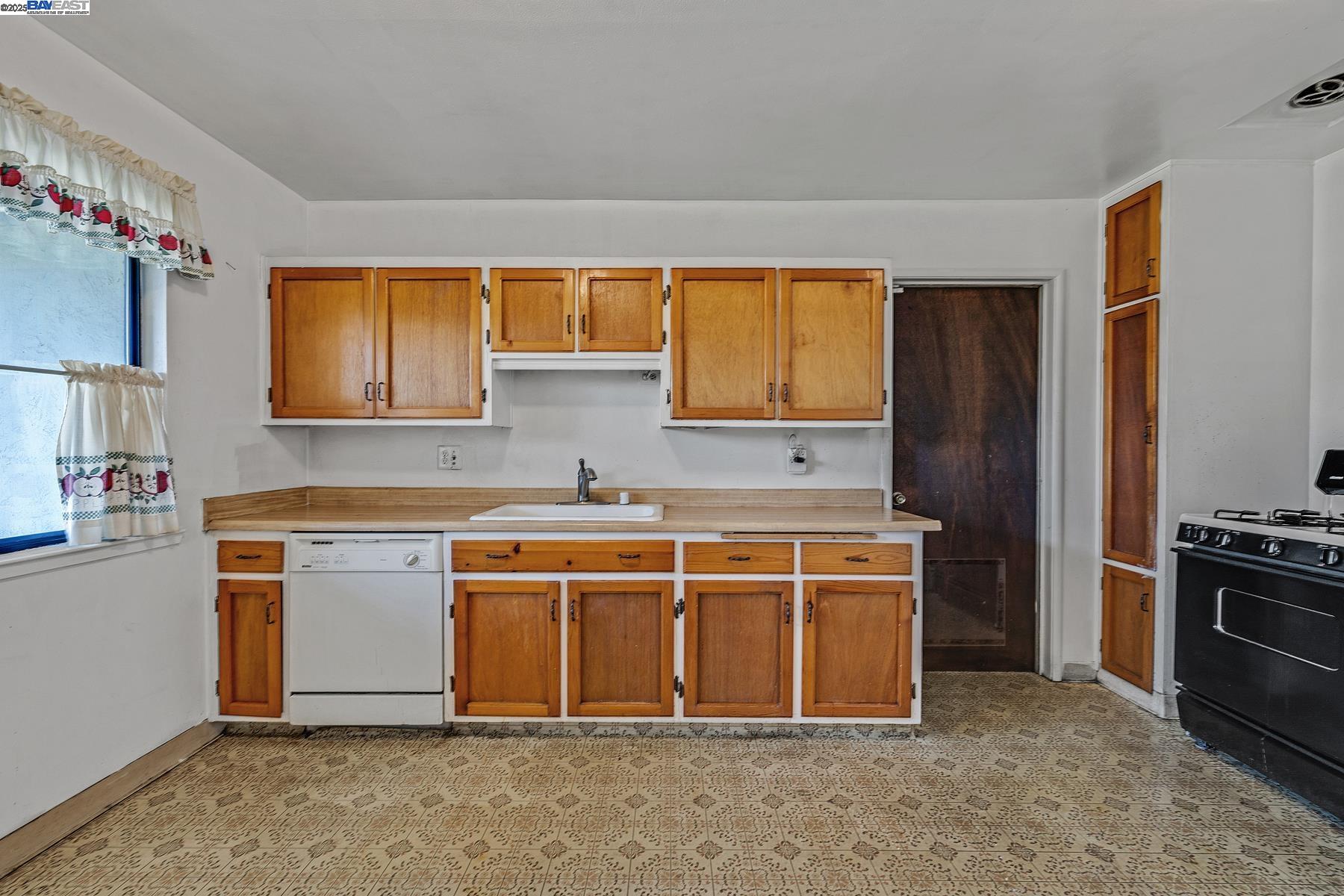Detail Gallery Image 20 of 32 For 4572 Bianca Dr, Fremont,  CA 94536 - 3 Beds | 2 Baths