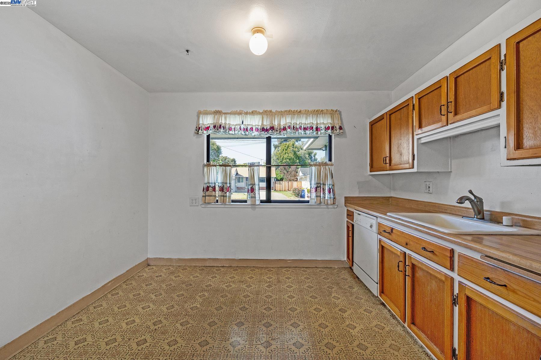 Detail Gallery Image 22 of 32 For 4572 Bianca Dr, Fremont,  CA 94536 - 3 Beds | 2 Baths