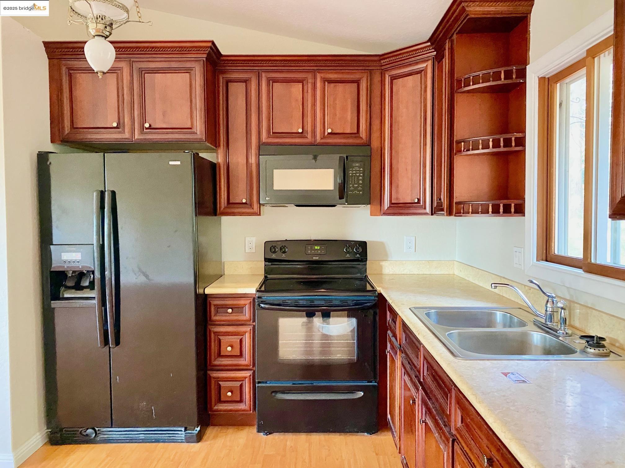 Detail Gallery Image 5 of 58 For 12910 Jacksonmill Dr, Groveland,  CA 95321 - 4 Beds | 3 Baths