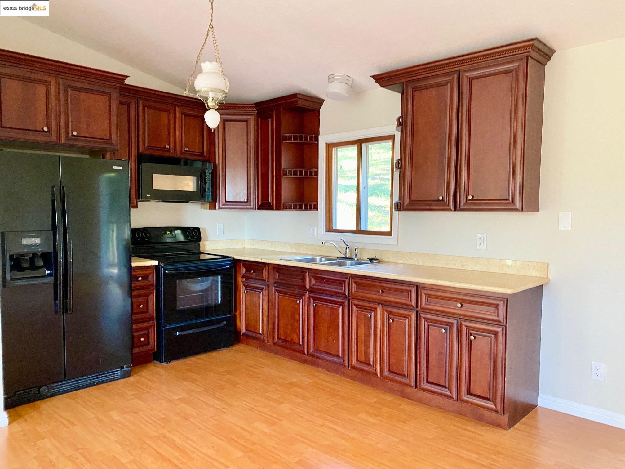 Detail Gallery Image 6 of 58 For 12910 Jacksonmill Dr, Groveland,  CA 95321 - 4 Beds | 3 Baths