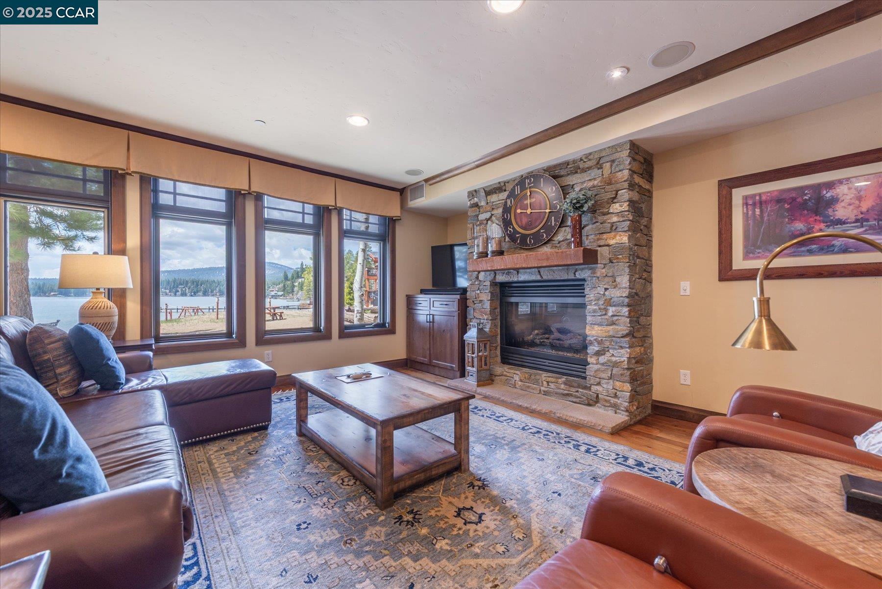 Detail Gallery Image 11 of 25 For 6750 North Lake Blvd 3b,  Tahoe Vista,  CA 96148 - 3 Beds | 4/1 Baths
