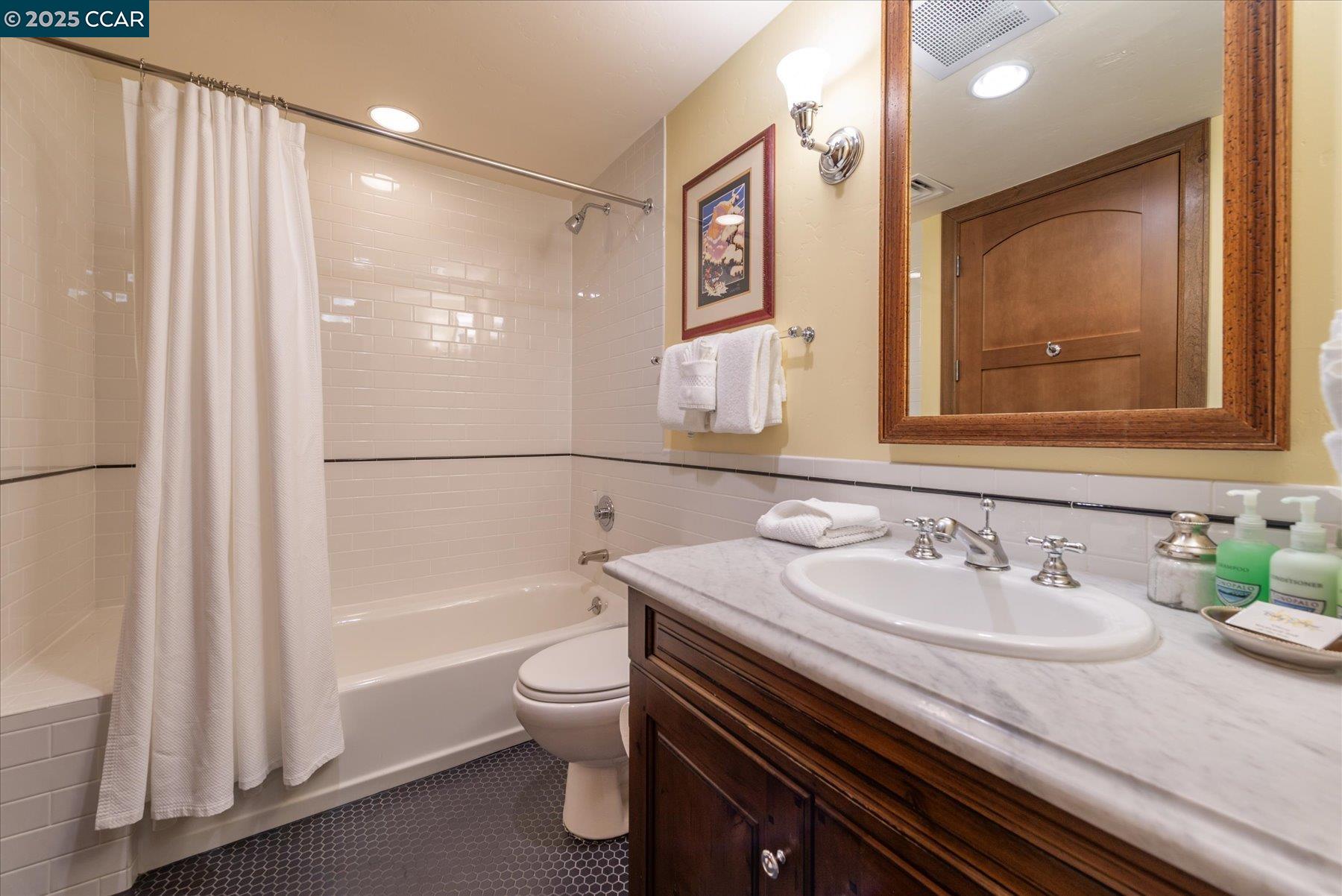 Detail Gallery Image 16 of 25 For 6750 North Lake Blvd 3b,  Tahoe Vista,  CA 96148 - 3 Beds | 4/1 Baths