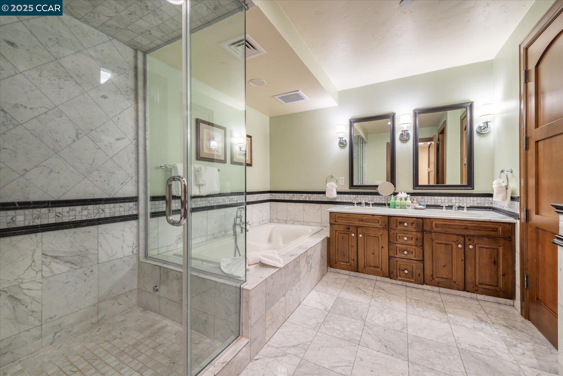 Detail Gallery Image 18 of 25 For 6750 North Lake Blvd 3b,  Tahoe Vista,  CA 96148 - 3 Beds | 4/1 Baths