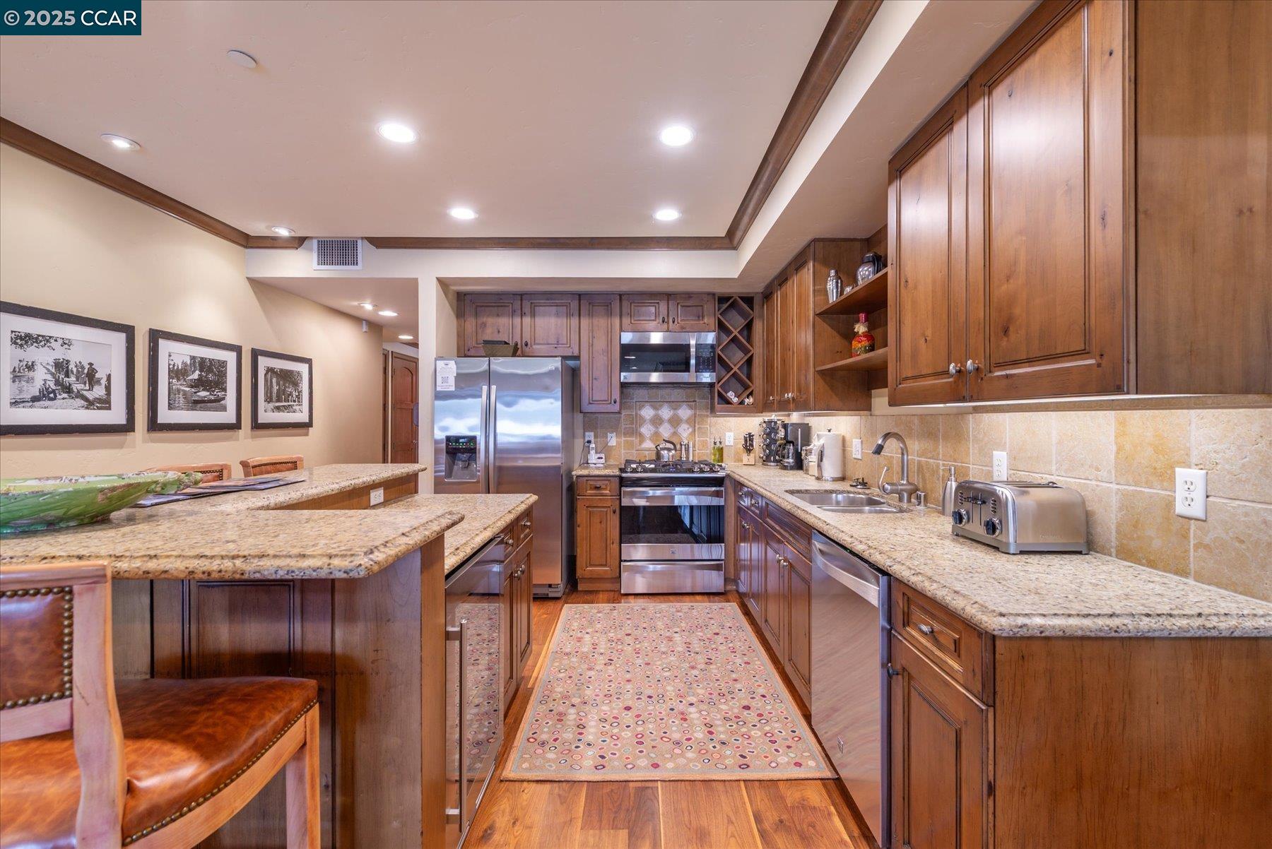 Detail Gallery Image 9 of 25 For 6750 North Lake Blvd 3b,  Tahoe Vista,  CA 96148 - 3 Beds | 4/1 Baths