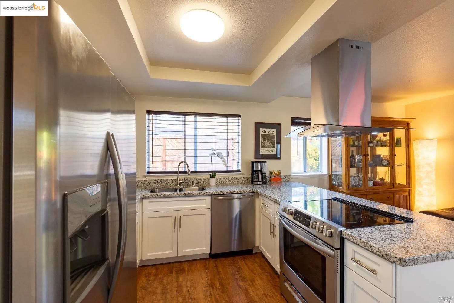 Detail Gallery Image 11 of 39 For 2131 Millwood Ct, Santa Rosa,  CA 95403 - 3 Beds | 3/1 Baths