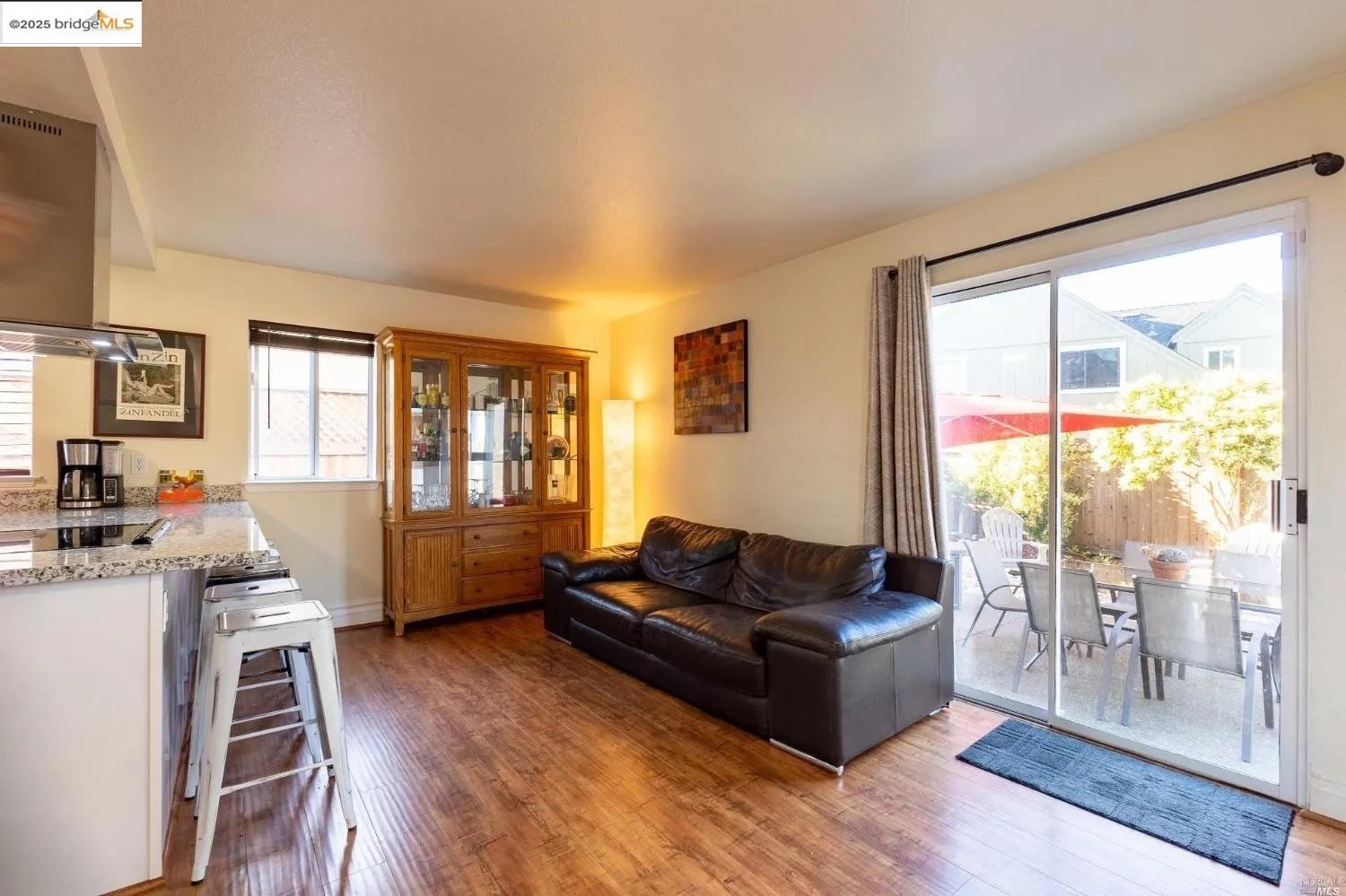 Detail Gallery Image 14 of 39 For 2131 Millwood Ct, Santa Rosa,  CA 95403 - 3 Beds | 3/1 Baths
