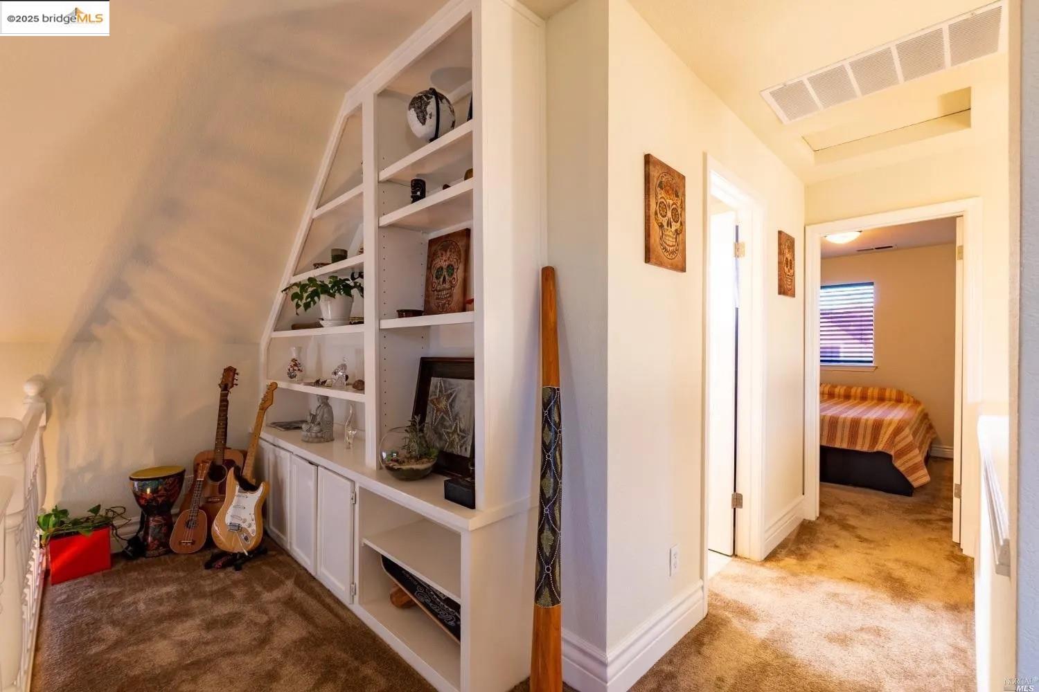 Detail Gallery Image 16 of 39 For 2131 Millwood Ct, Santa Rosa,  CA 95403 - 3 Beds | 3/1 Baths