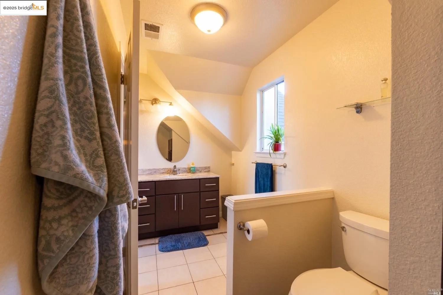 Detail Gallery Image 25 of 39 For 2131 Millwood Ct, Santa Rosa,  CA 95403 - 3 Beds | 3/1 Baths