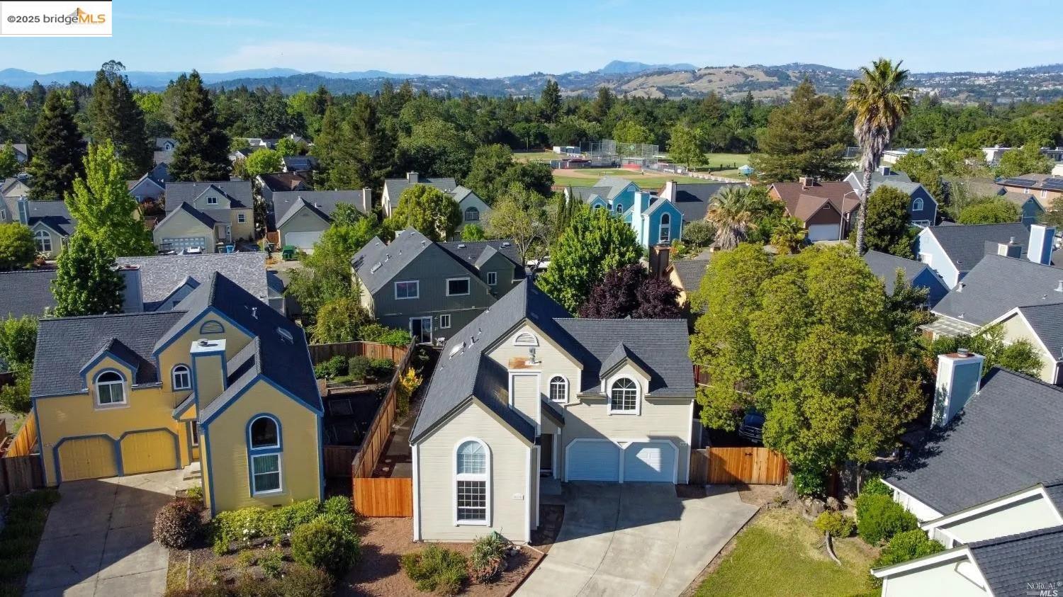 Detail Gallery Image 33 of 39 For 2131 Millwood Ct, Santa Rosa,  CA 95403 - 3 Beds | 3/1 Baths