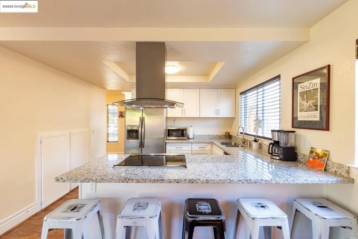 Detail Gallery Image 9 of 39 For 2131 Millwood Ct, Santa Rosa,  CA 95403 - 3 Beds | 3/1 Baths
