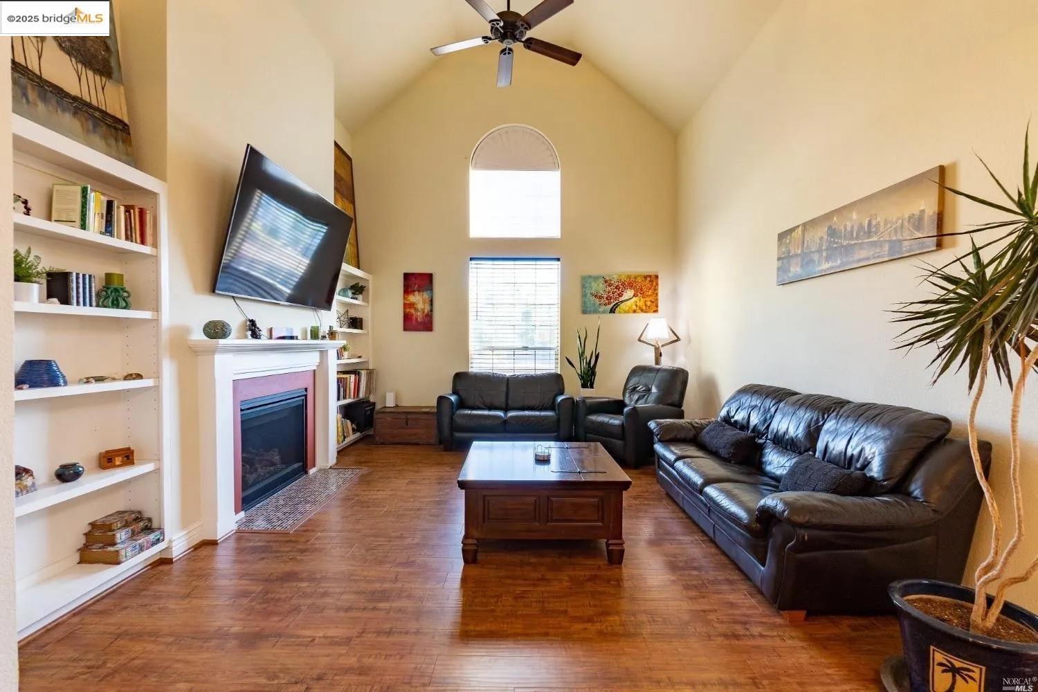 Detail Gallery Image 10 of 39 For 2131 Millwood Ct, Santa Rosa,  CA 95403 - 3 Beds | 3/1 Baths