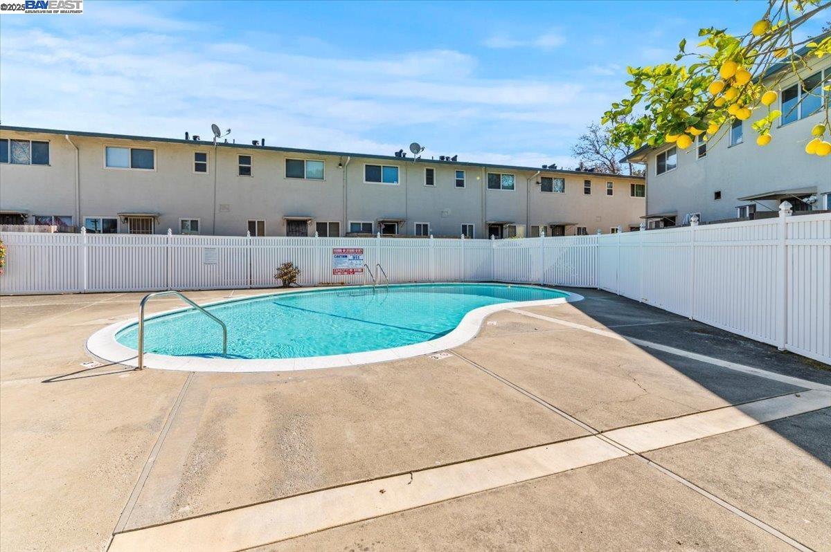 Detail Gallery Image 13 of 50 For 462 Craven Court, Hayward,  CA 94541 - 2 Beds | 1/1 Baths