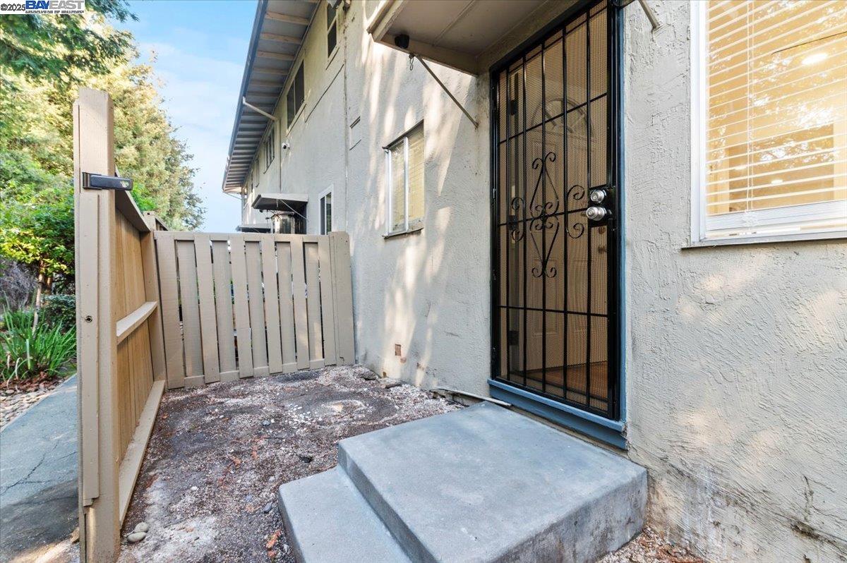 Detail Gallery Image 20 of 50 For 462 Craven Court, Hayward,  CA 94541 - 2 Beds | 1/1 Baths