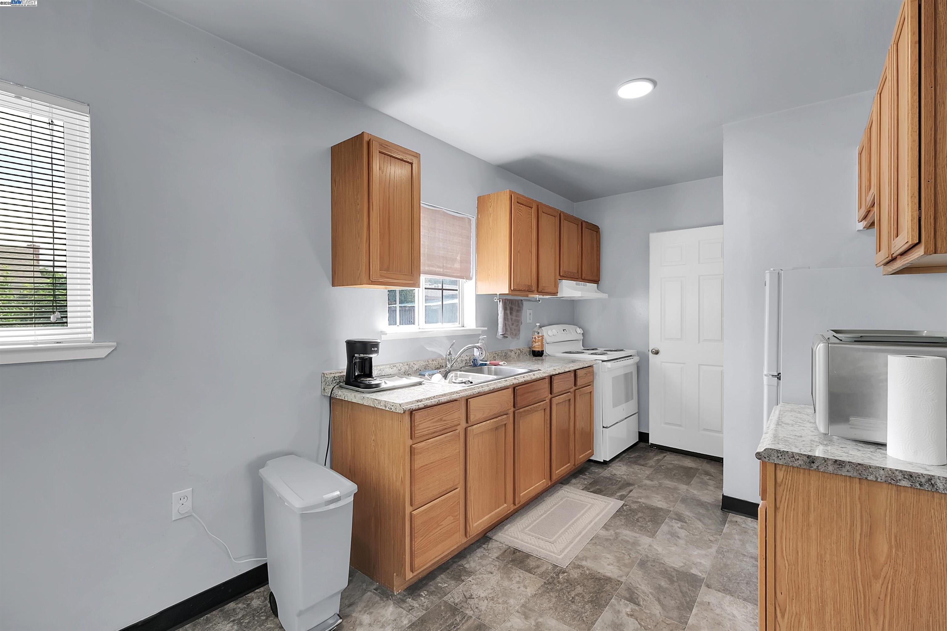 Detail Gallery Image 11 of 42 For 378 Park St, San Leandro,  CA 94577 - – Beds | – Baths
