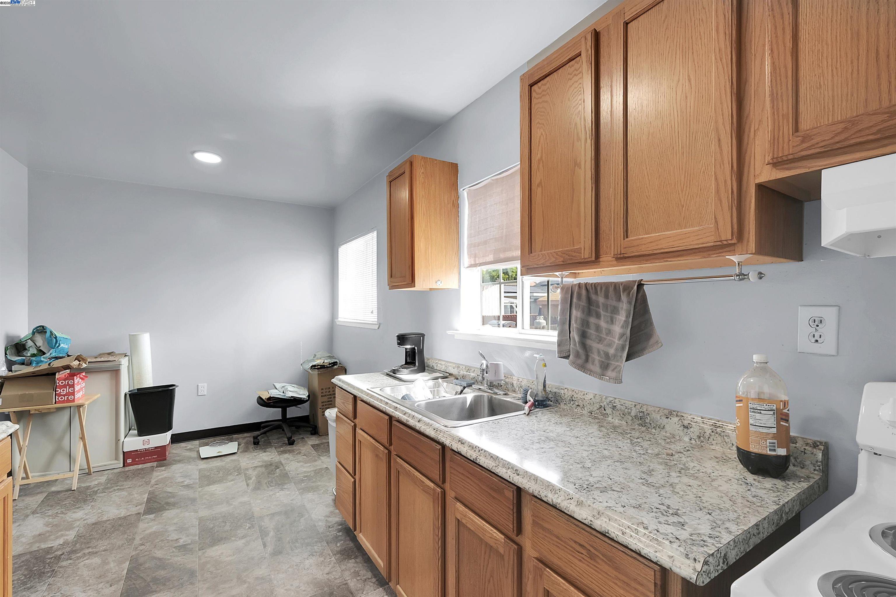 Detail Gallery Image 8 of 42 For 378 Park St, San Leandro,  CA 94577 - – Beds | – Baths
