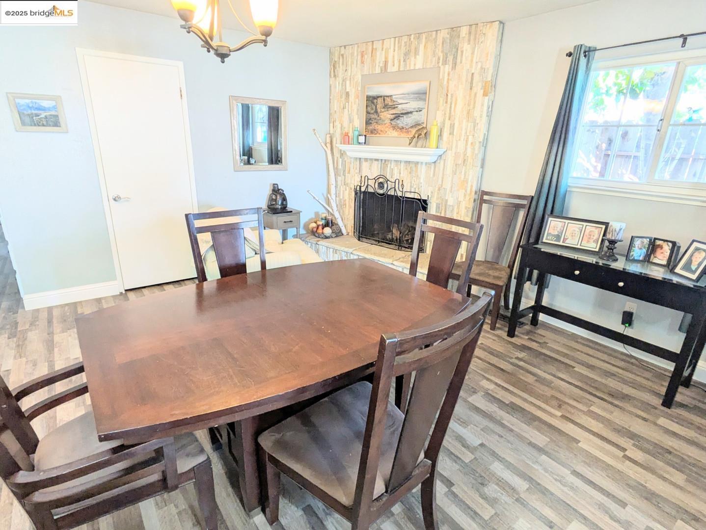 Detail Gallery Image 9 of 15 For 2430 Mira Flores Dr, Turlock,  CA 95380 - 3 Beds | 2 Baths