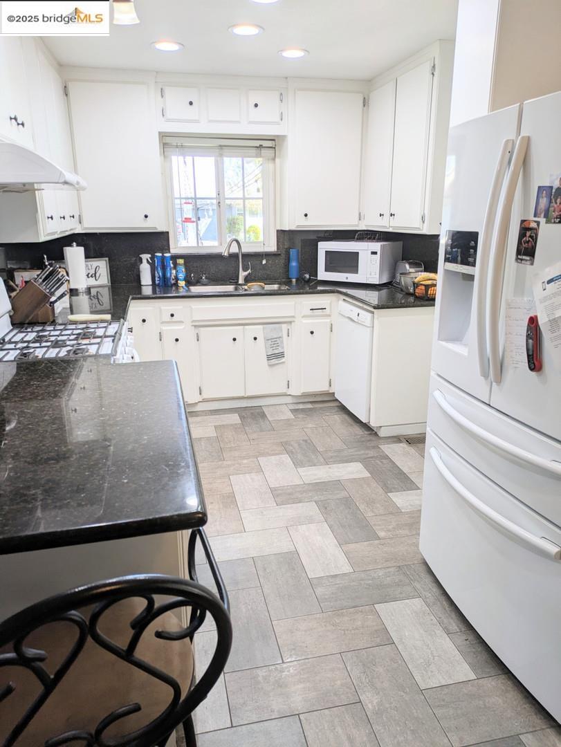 Detail Gallery Image 10 of 15 For 2430 Mira Flores Dr, Turlock,  CA 95380 - 3 Beds | 2 Baths