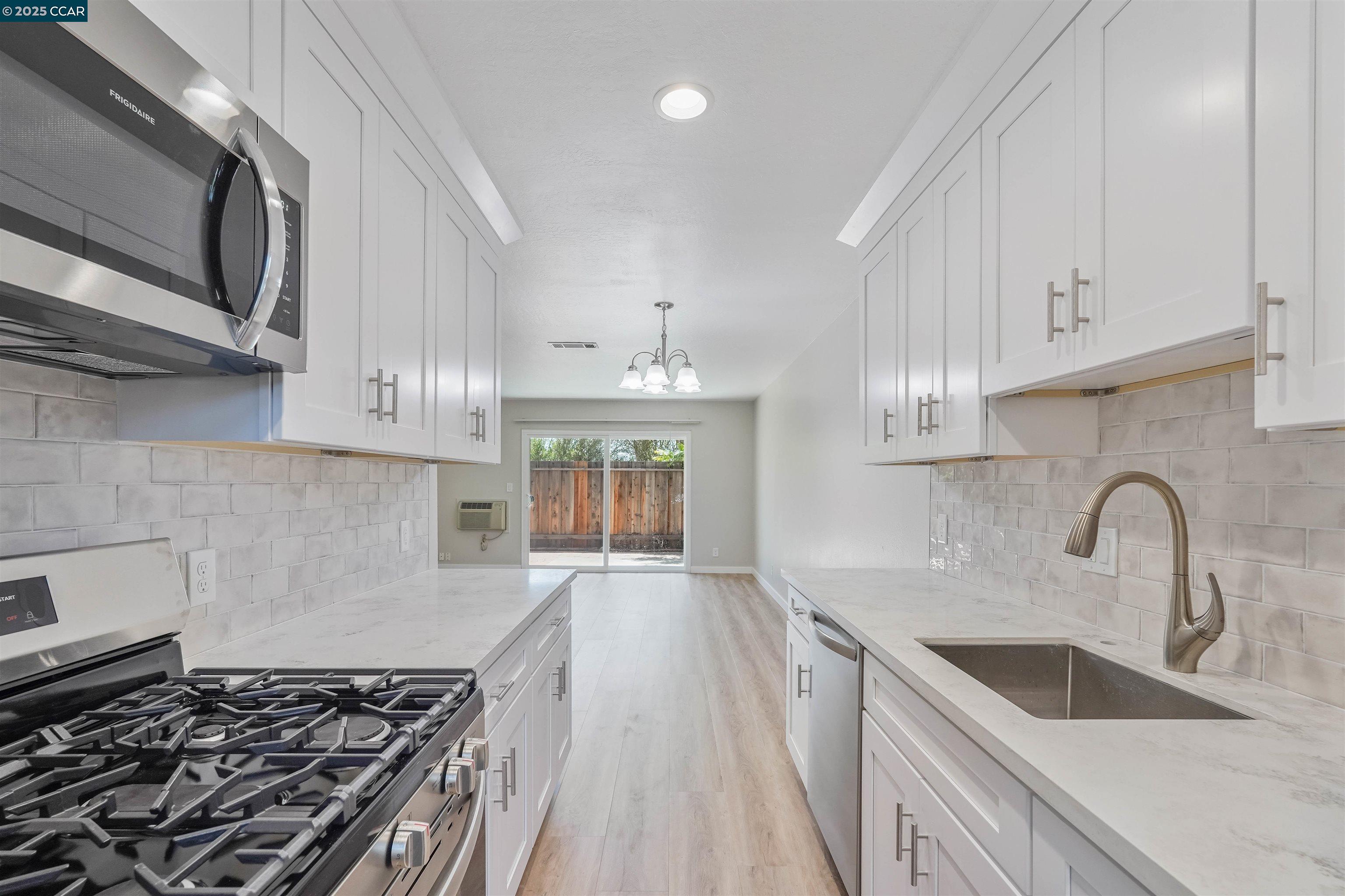 Photo #12: 41096193 Listing: Photo #12
