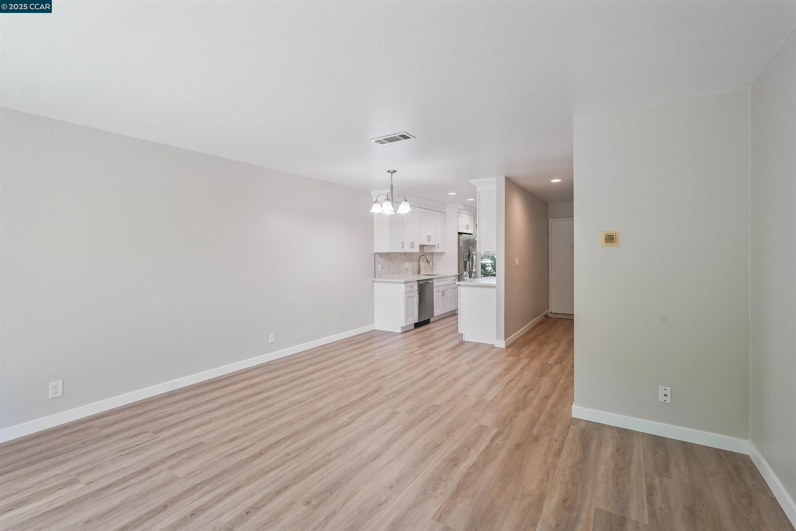 Photo #7: 41096193 Listing: Photo #7