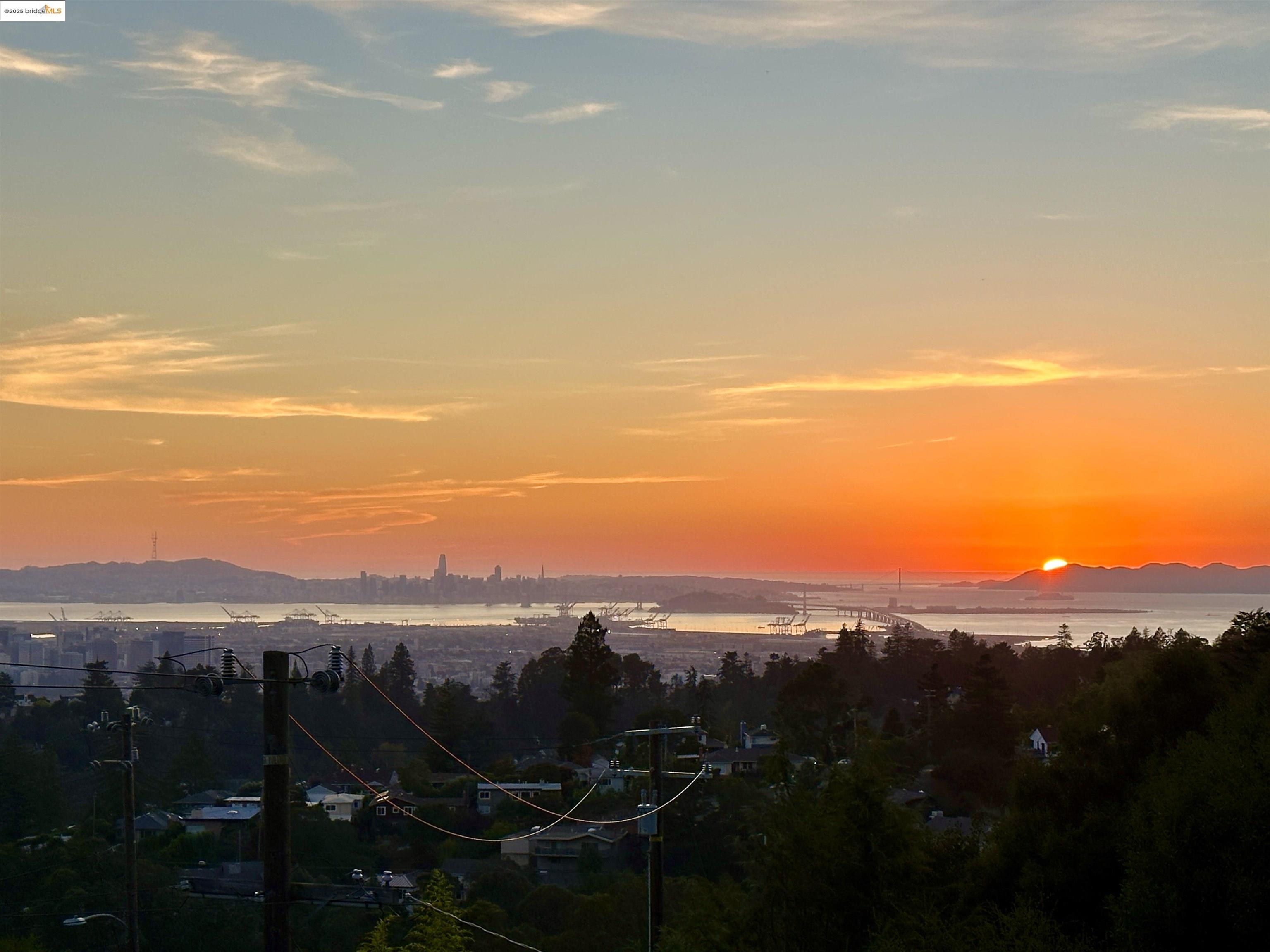 Detail Gallery Image 1 of 1 For 2312 Pelham Pl, Oakland,  CA 94611 - 4 Beds | 3 Baths