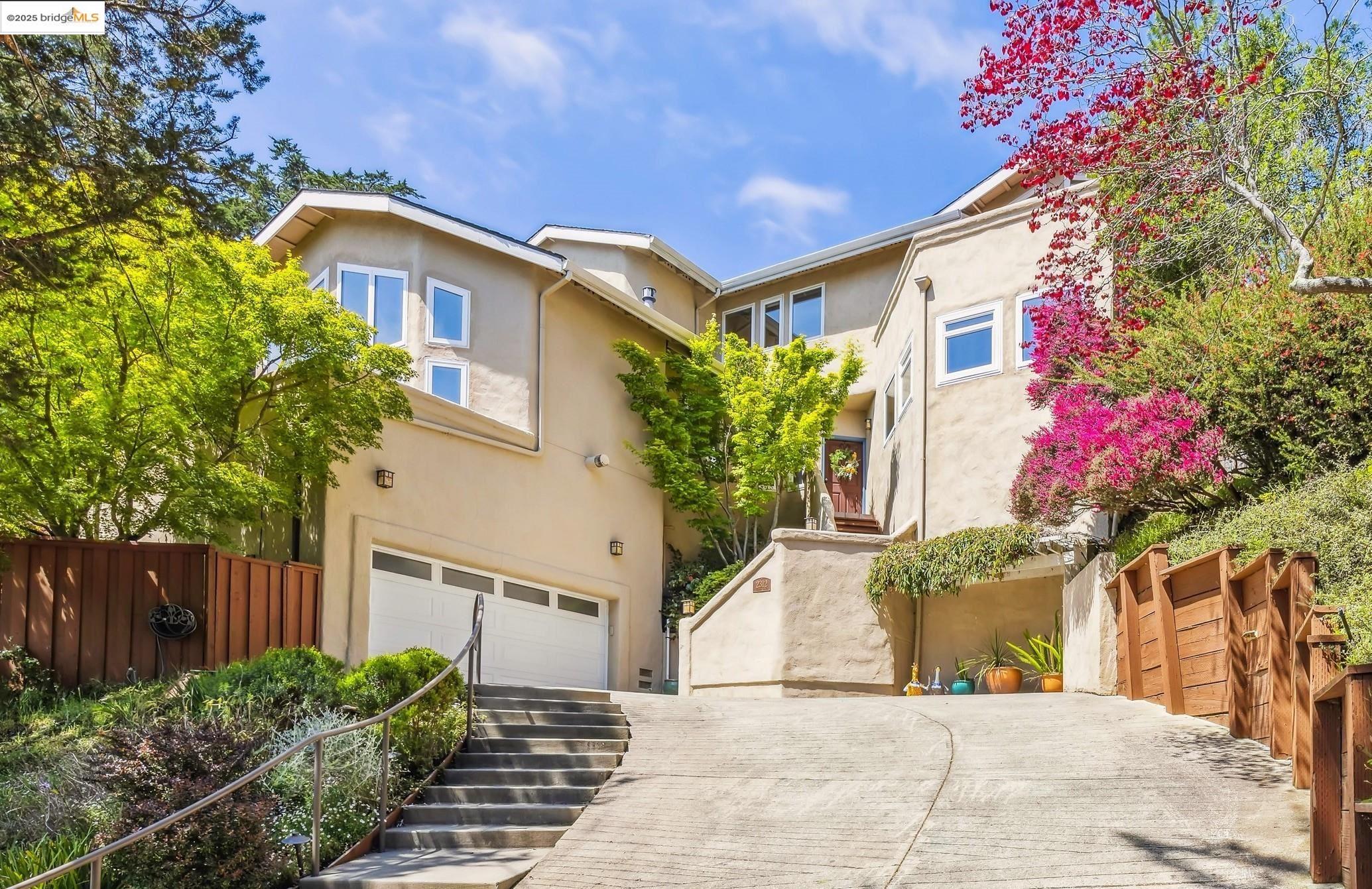Detail Gallery Image 1 of 51 For 2312 Pelham Pl, Oakland,  CA 94611 - 4 Beds | 3 Baths