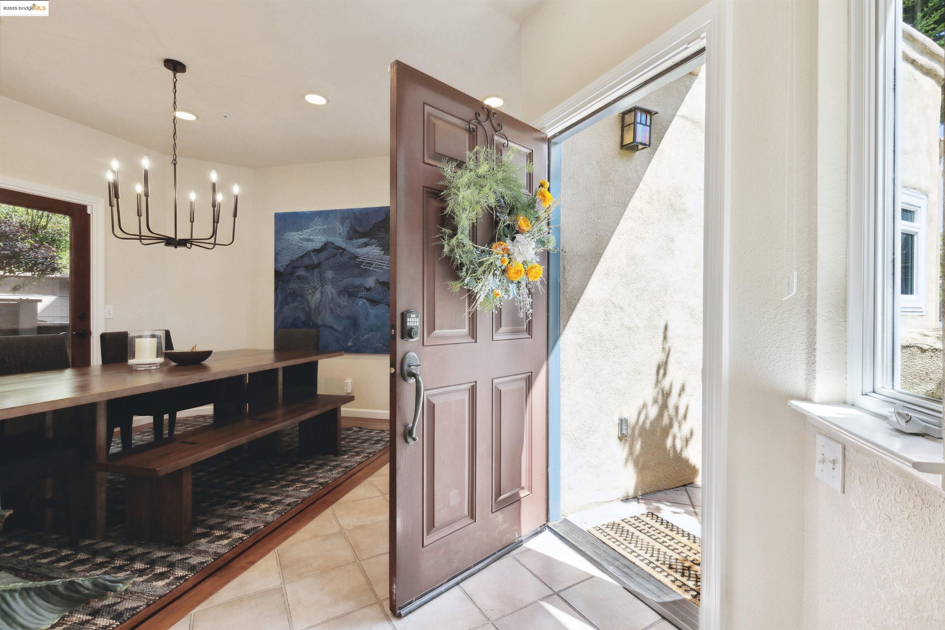 Detail Gallery Image 2 of 51 For 2312 Pelham Pl, Oakland,  CA 94611 - 4 Beds | 3 Baths