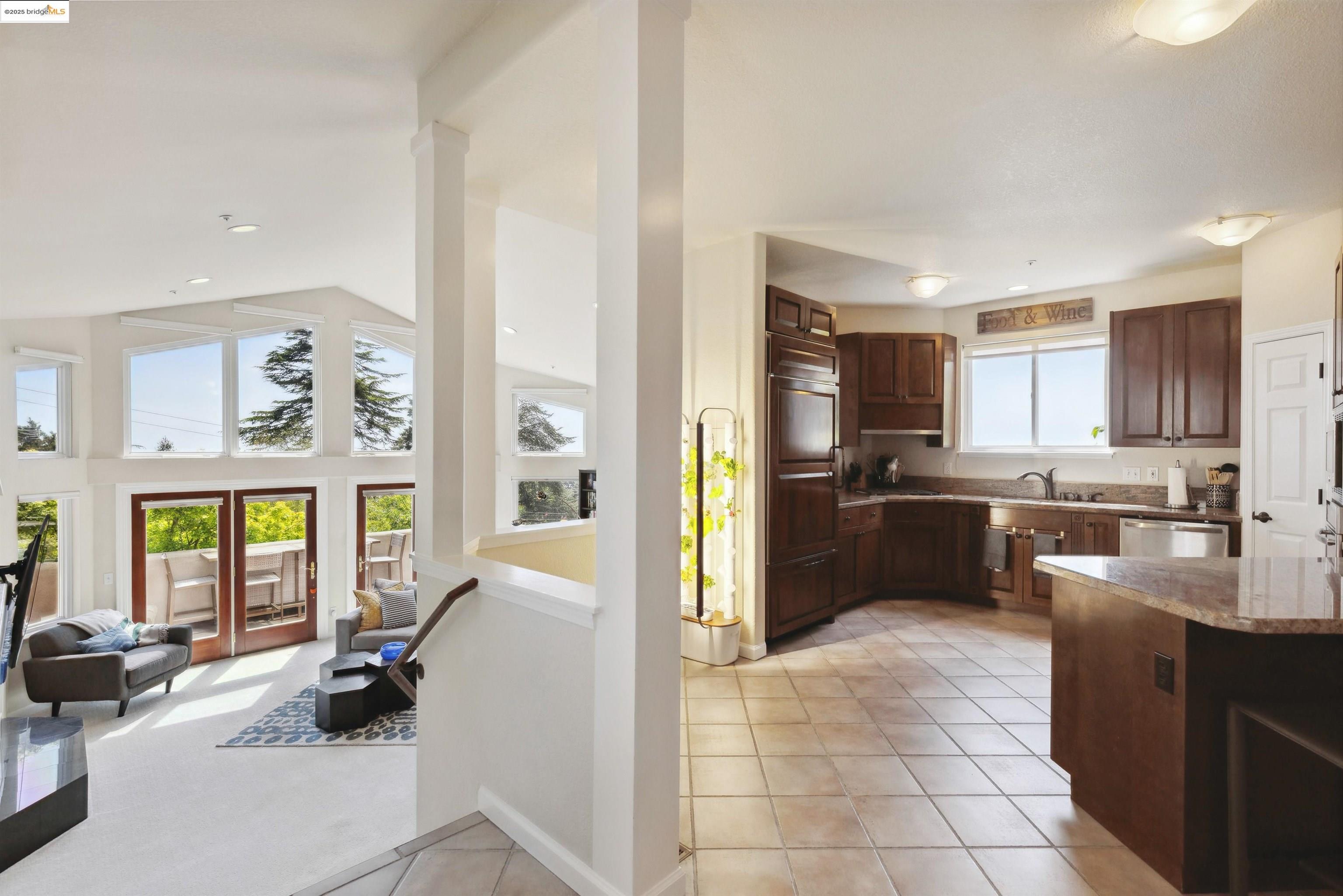 Detail Gallery Image 12 of 51 For 2312 Pelham Pl, Oakland,  CA 94611 - 4 Beds | 3 Baths