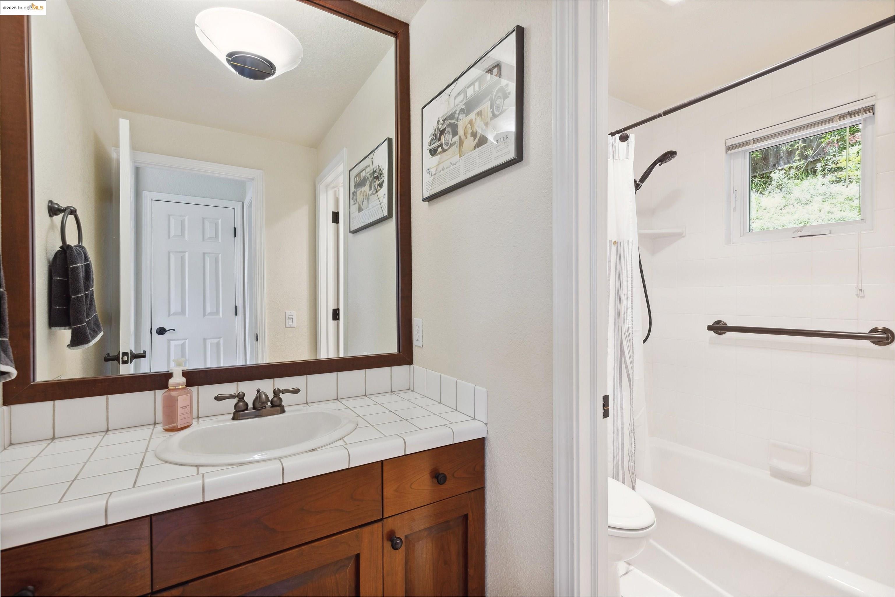 Detail Gallery Image 24 of 51 For 2312 Pelham Pl, Oakland,  CA 94611 - 4 Beds | 3 Baths