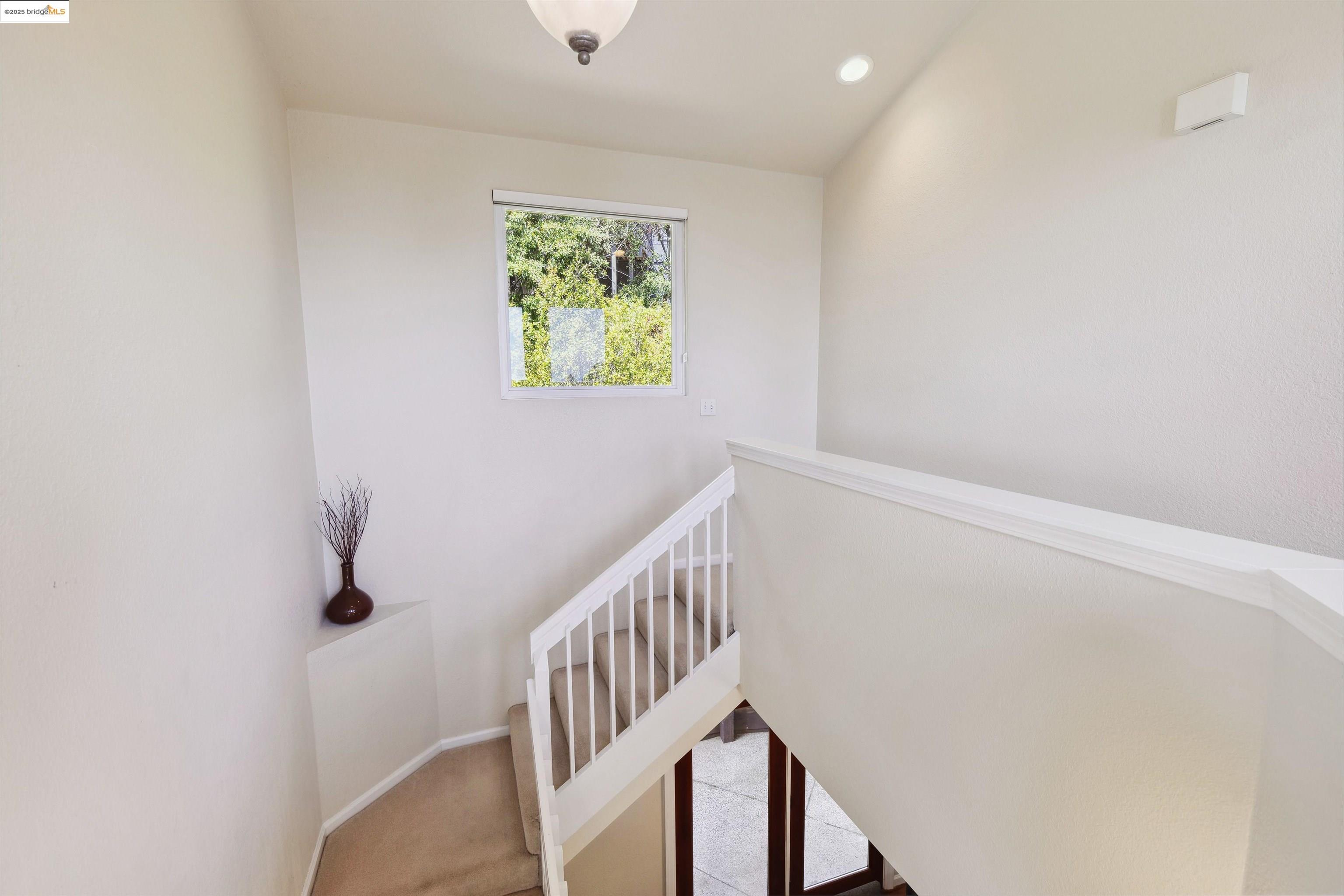 Detail Gallery Image 28 of 51 For 2312 Pelham Pl, Oakland,  CA 94611 - 4 Beds | 3 Baths