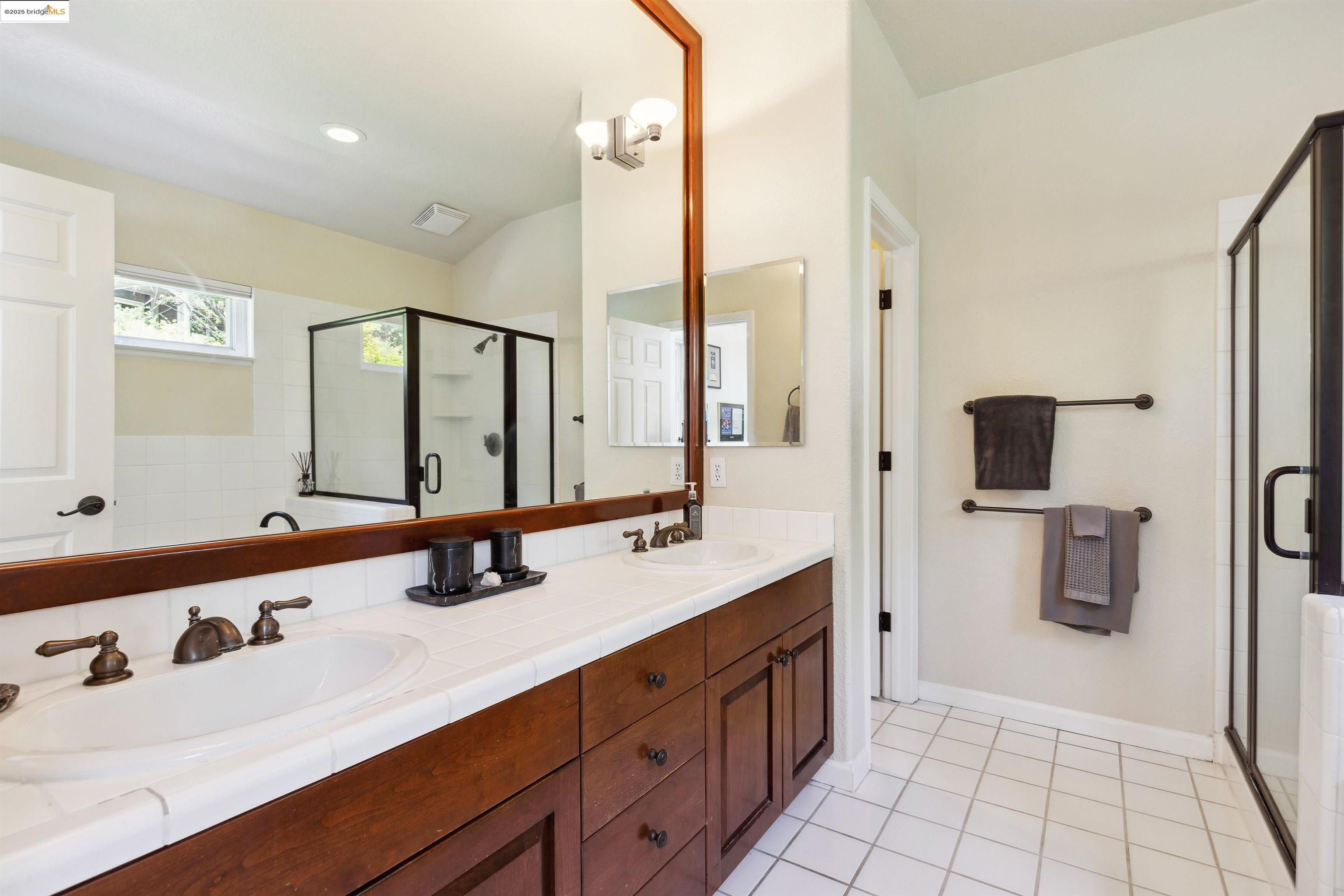 Detail Gallery Image 34 of 51 For 2312 Pelham Pl, Oakland,  CA 94611 - 4 Beds | 3 Baths