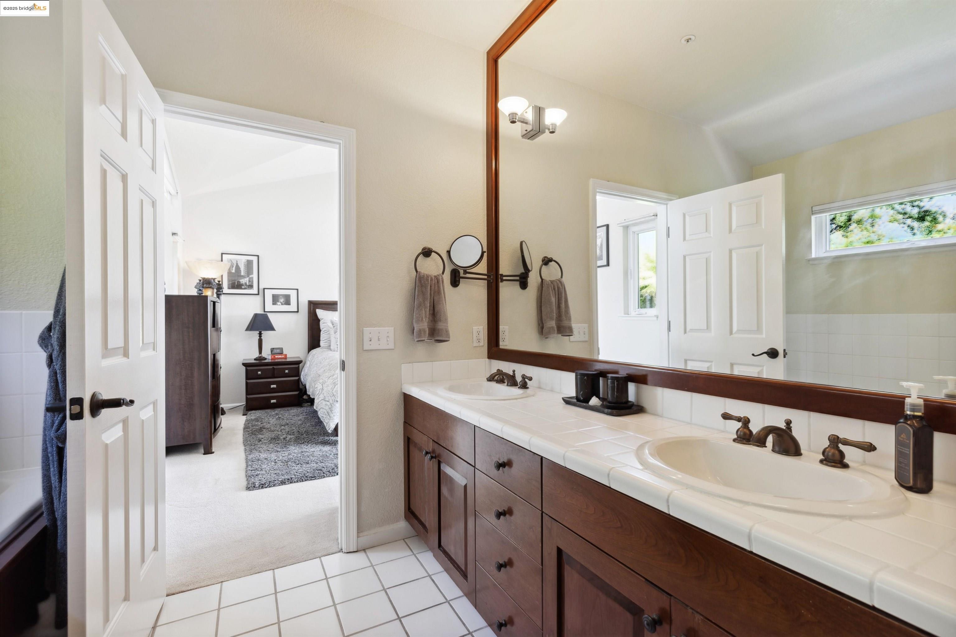 Detail Gallery Image 35 of 51 For 2312 Pelham Pl, Oakland,  CA 94611 - 4 Beds | 3 Baths
